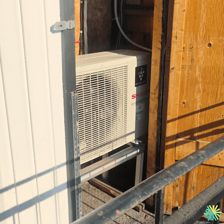 Installation d’une thermopompe murale Sharp dans Le Sud-Ouest (Griffintown)