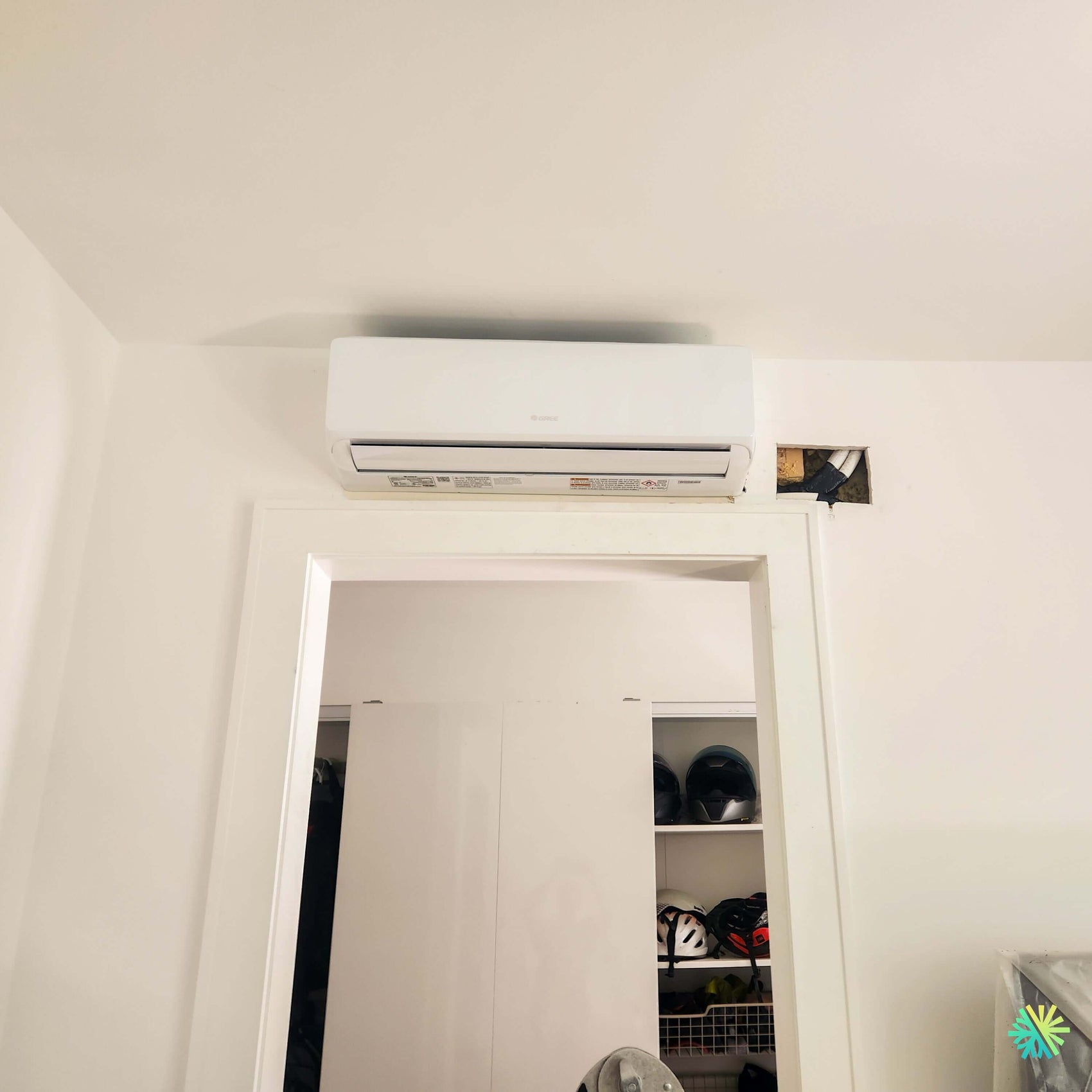 Installation d’une thermopompe DoubleZone GREE FREE MATCH R32 à Montréal-Nord : deux têtes murales pour un confort zoné dans une maison aux contraintes réelles