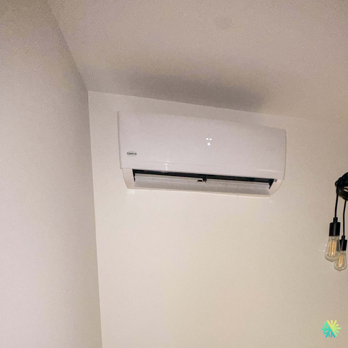 Réparation d’une thermopompe murale à Anjou