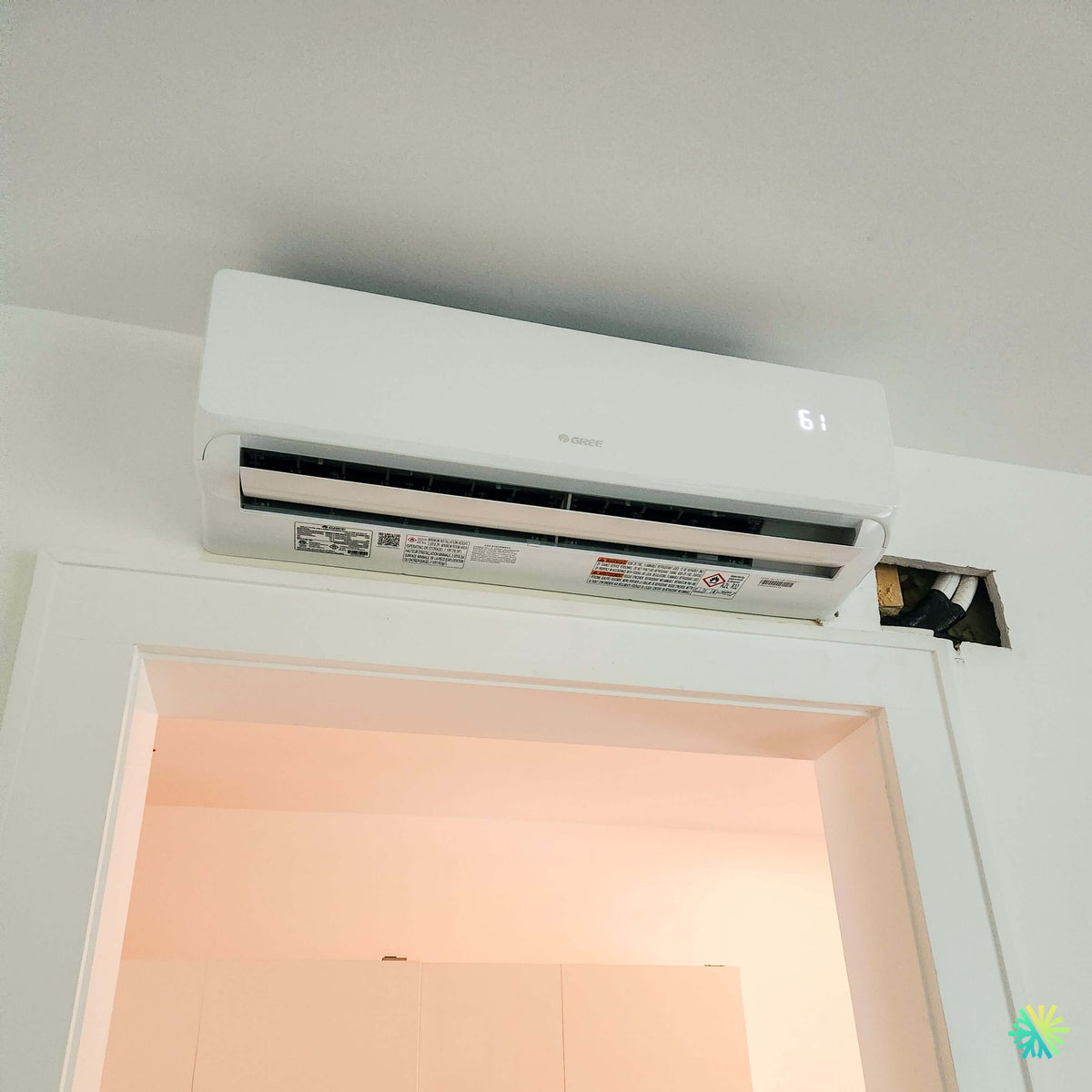 Installation d'une thermopompe murale multizone GREE FREEMATCH R32 à 4 têtes à Saint-Mathieu-de-Beloeil, dans la MRC de La Vallée-du-Richelieu