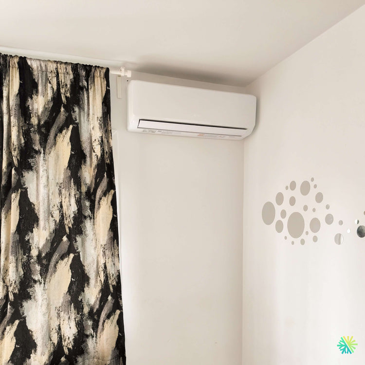 Installation d’une thermopompe multizone à 3 têtes GREE FreeMatch R32 à Blainville, sur la Rive-Nord