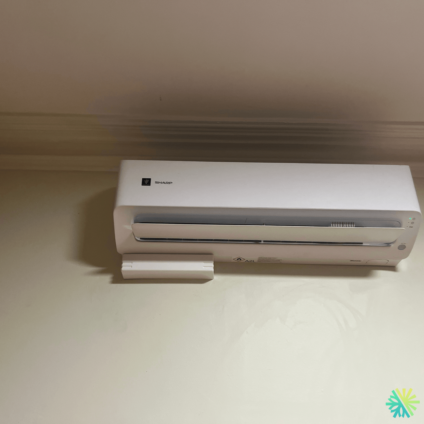 Installation d’une thermopompe murale Sharp à Villeray–Saint-Michel–Parc-Extension