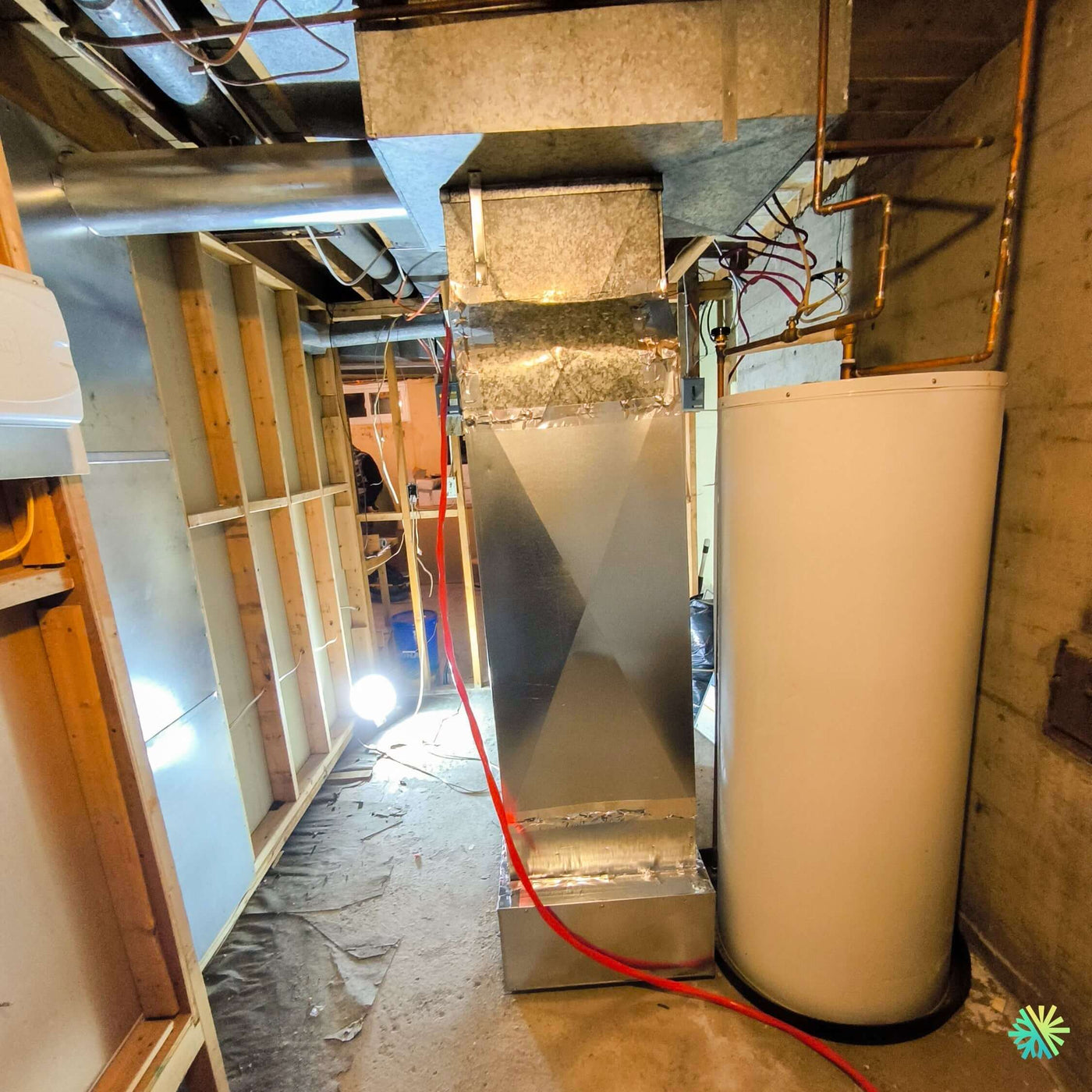 Installation d’une fournaise électrique GREE FLEXX Air Handler à l’Île-des-Sœurs, Montréal