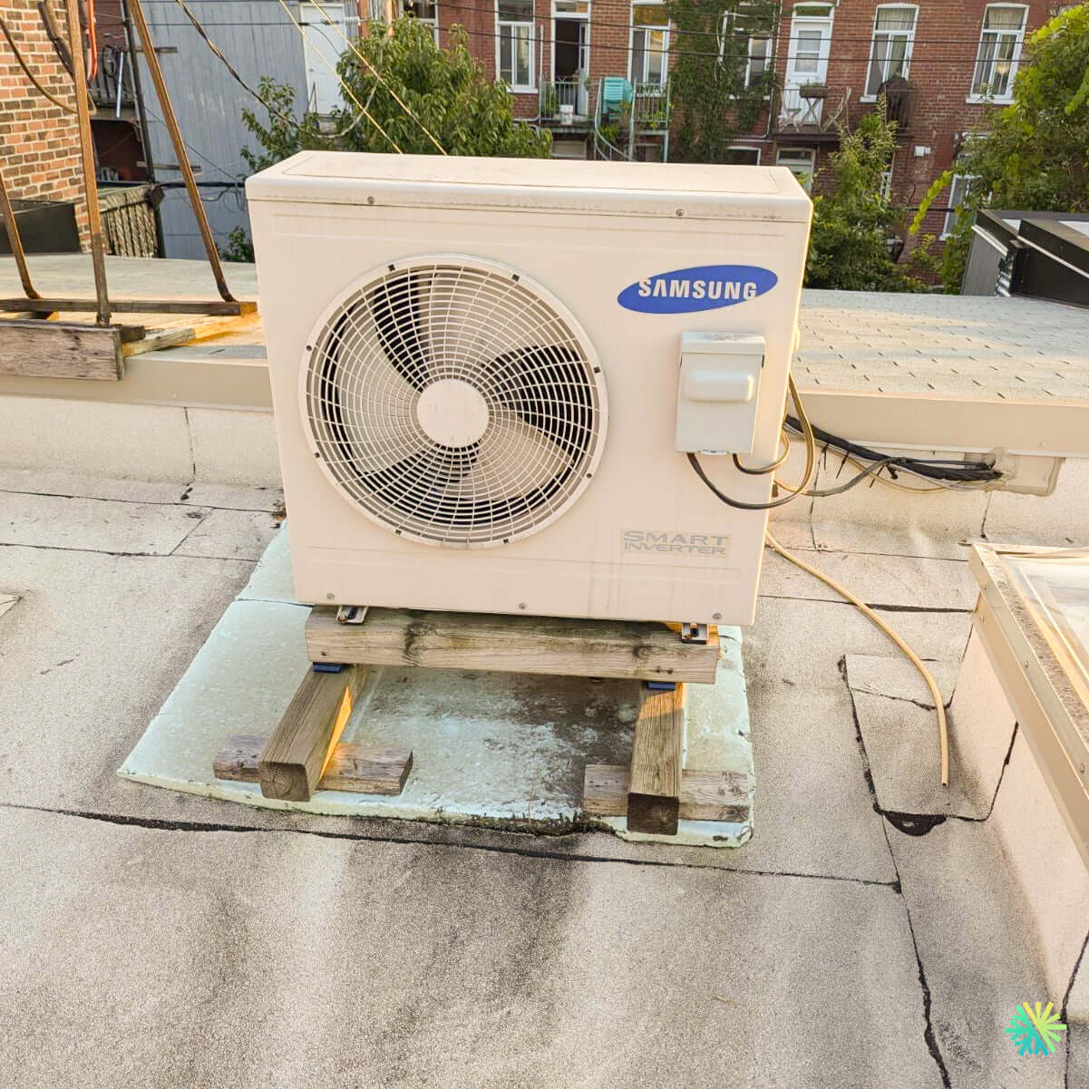 Intervention urgente sur le toit d’un immeuble résidentiel à LaSalle