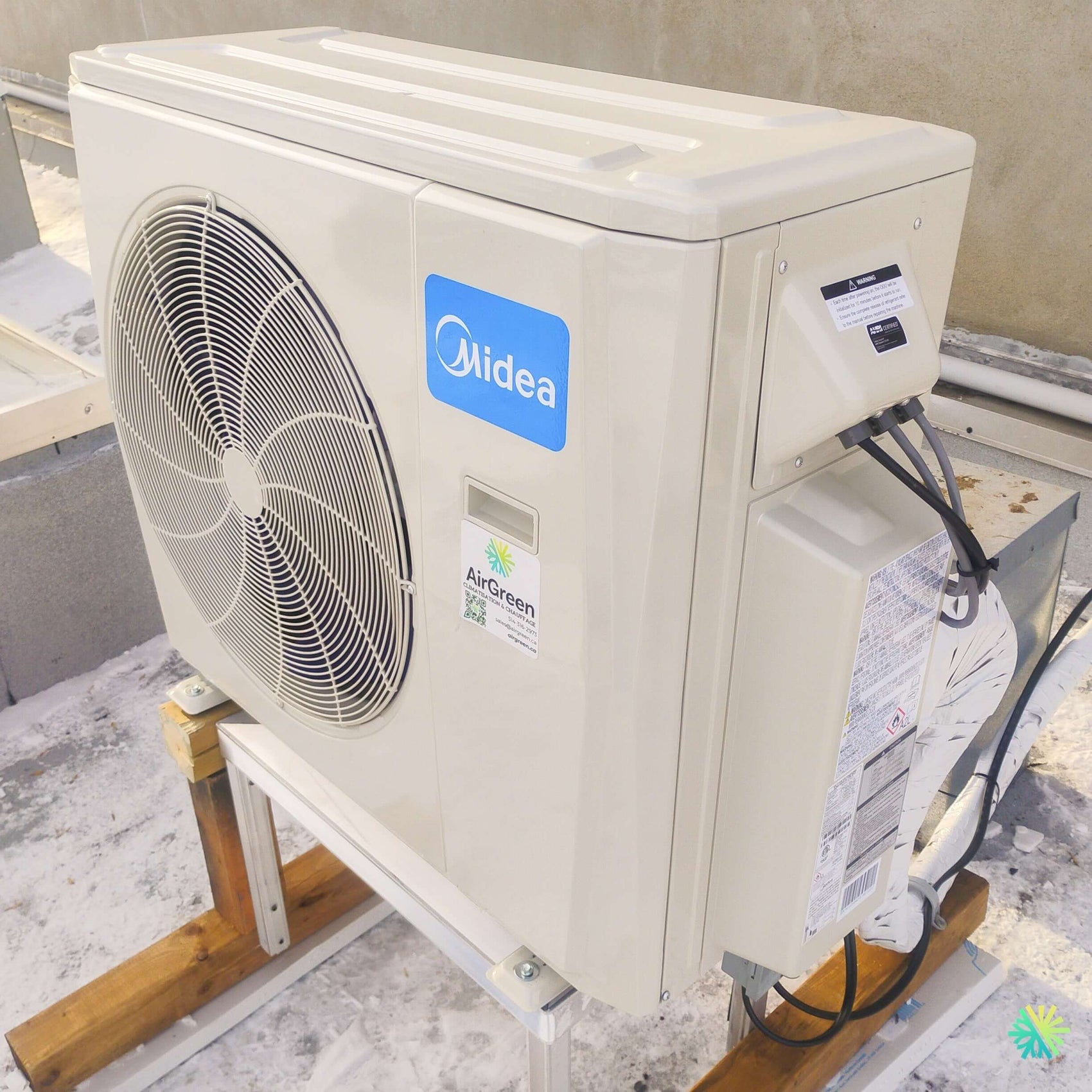 Installation d’une thermopompe murale MIDEA35 18 000 BTU à Boucherville : une solution Mini Split fiable pour un confort quatre saisons sur la Rive Sud