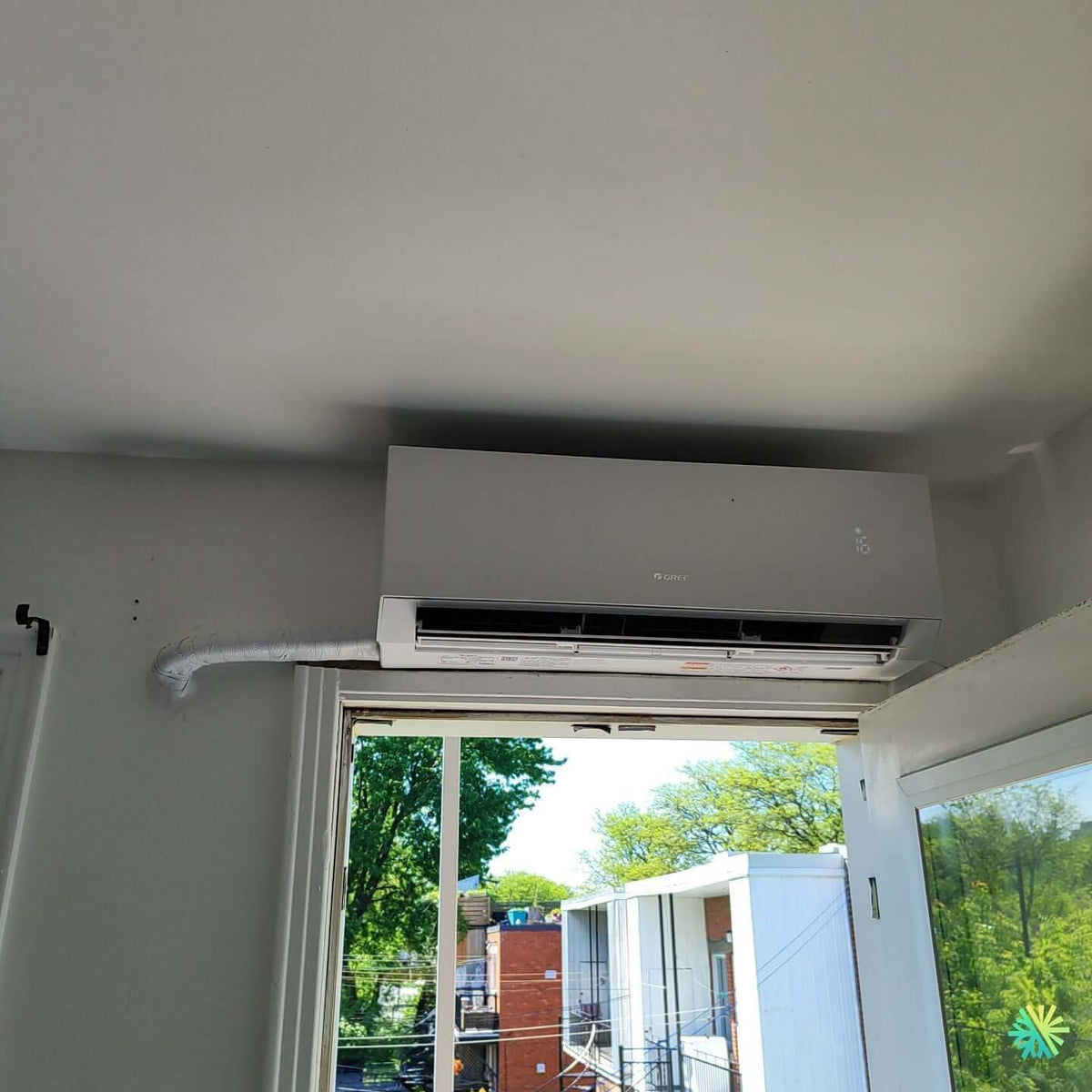 Installation d’une Gree Clivia R32 thermopompe murale à Rosemont–La Petite-Patrie