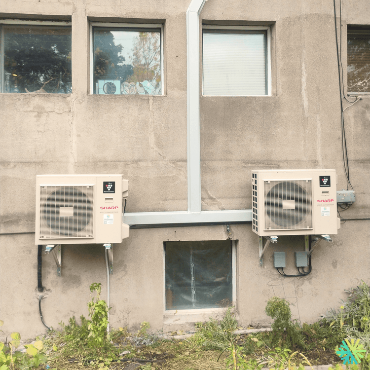 Installation de deux thermopompes murales Sharp à Villeray–Saint-Michel–Parc-Extension (Montréal)