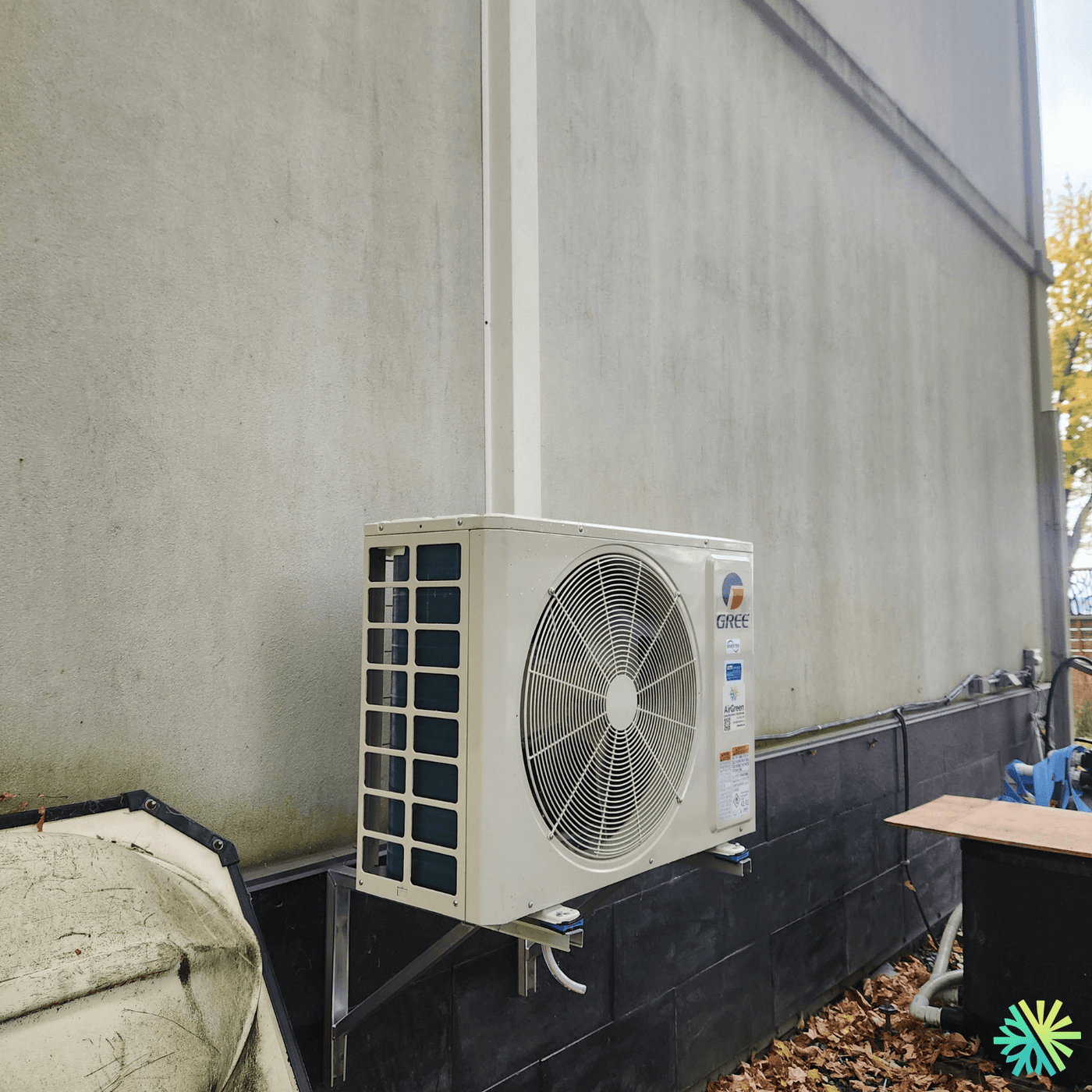 Installation d’une thermopompe murale Gree Clivia à Saint-Laurent (Montréal)