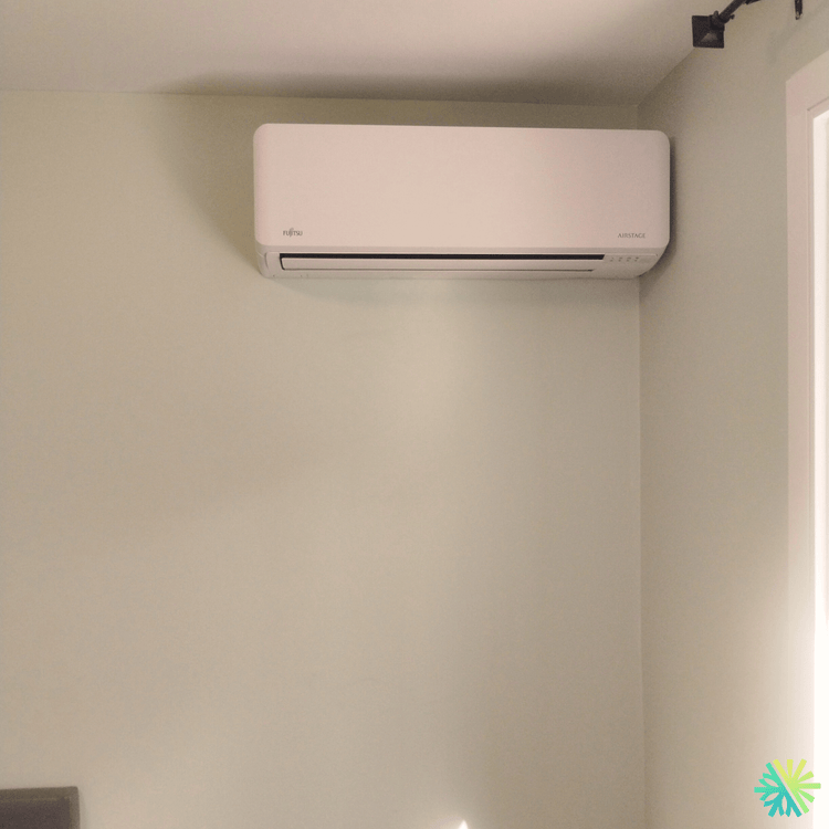 Installation d’une thermopompe murale Fujitsu Airstage à Sainte-Dorothée (Laval)