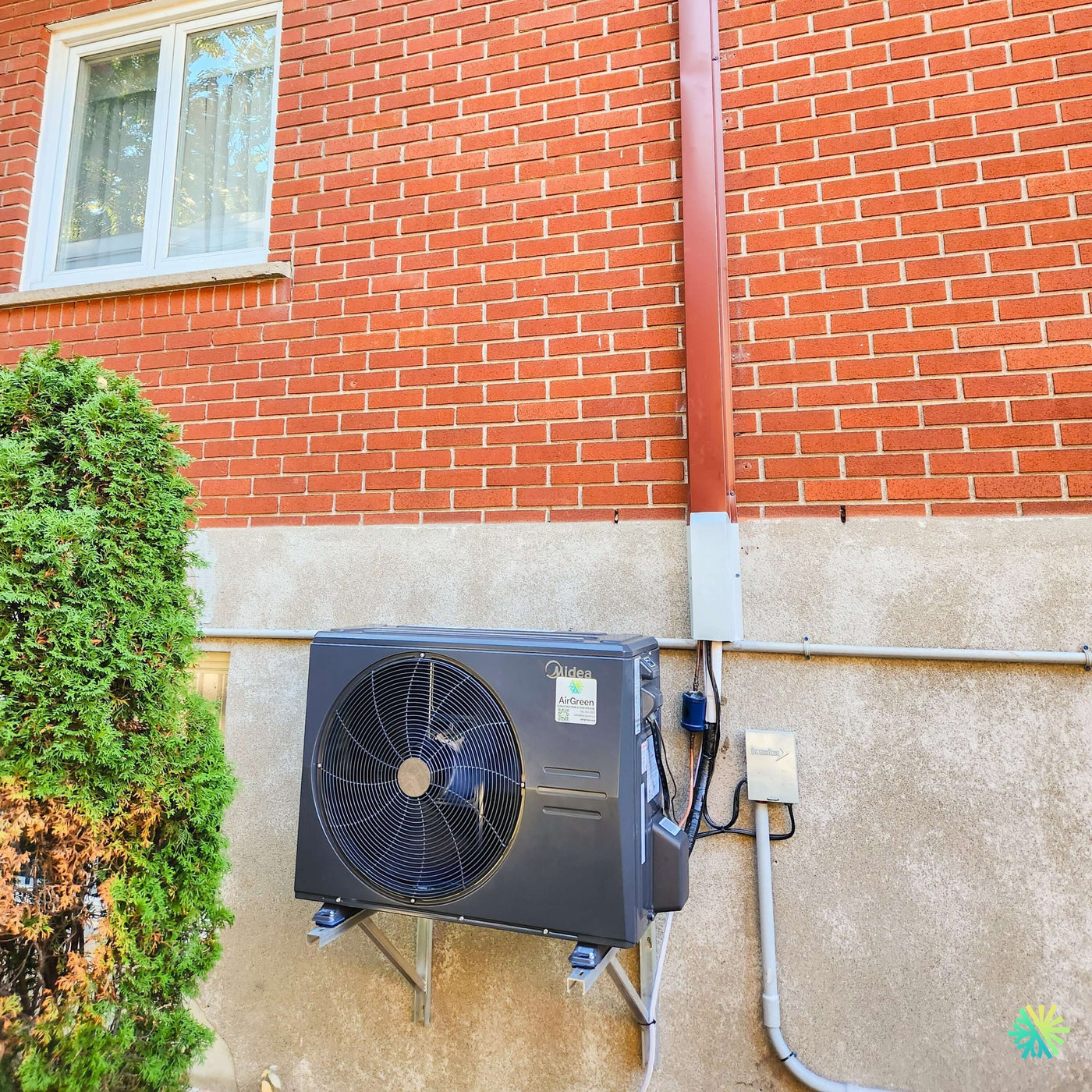 Installation d’une thermopompe centrale MIDEA EVOX G3 2 tonnes dans le Vieux-Longueuil