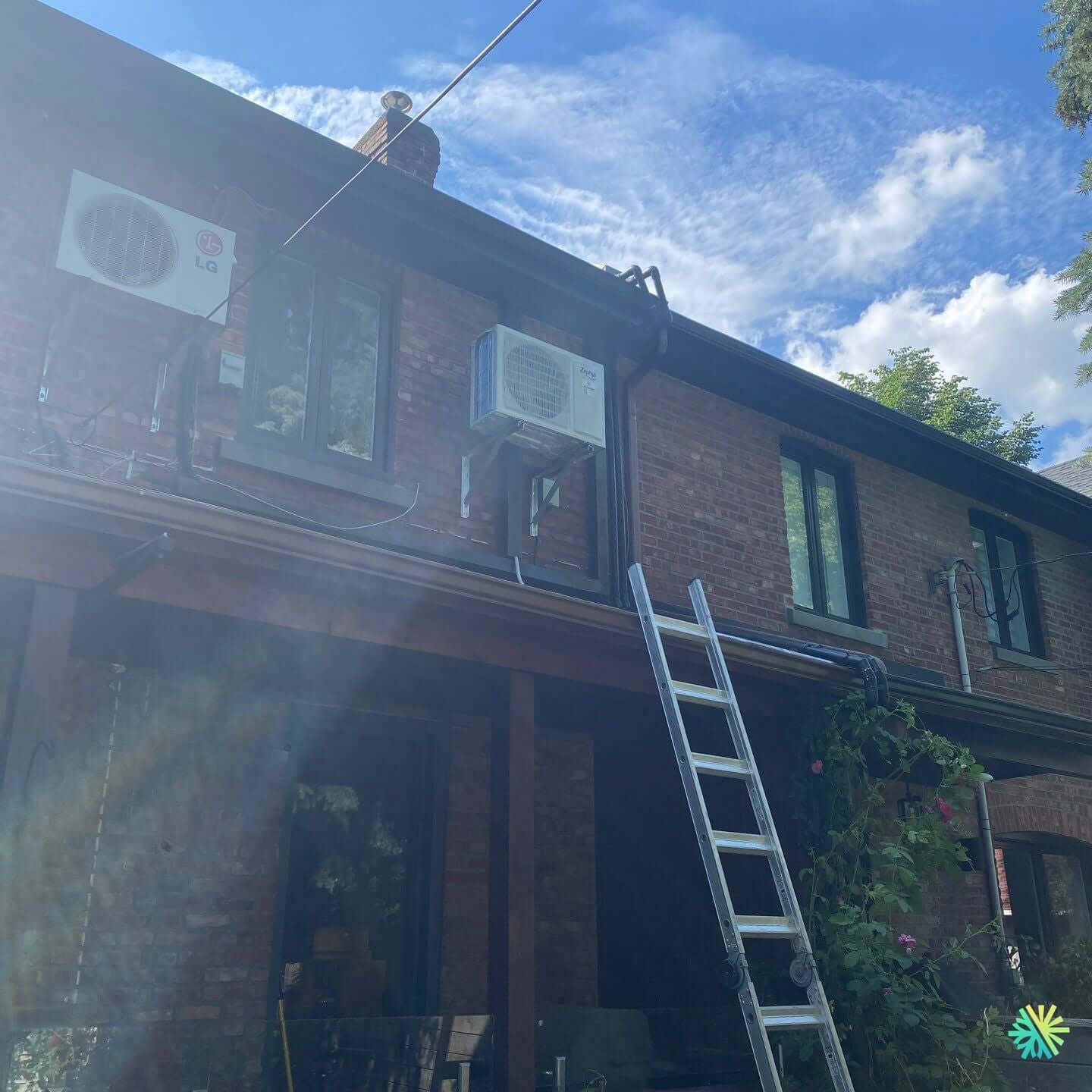 Installation d’une Gree Livo R32 thermopompe murale à Côte-des-Neiges–Notre-Dame-de-Grâce (NDG)