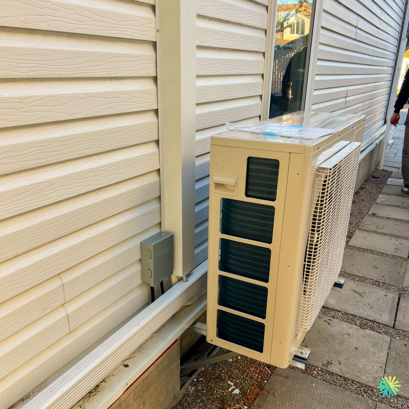 Installation d’une thermopompe murale FUJITSU ORION XLTH KZAH R-32 12 000 BTU à Delson