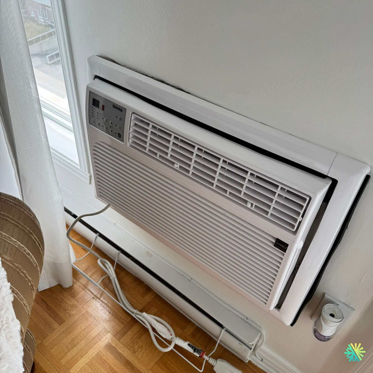 Installation d’un Danby climatiseur à travers le mur (PTAC) à Côte-des-Neiges–Notre-Dame-de-Grâce