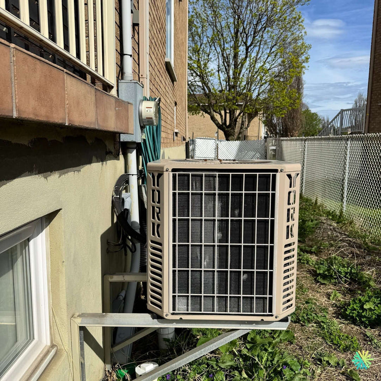 Réparation d’un climatiseur central York à Sainte-Dorothée (Laval)