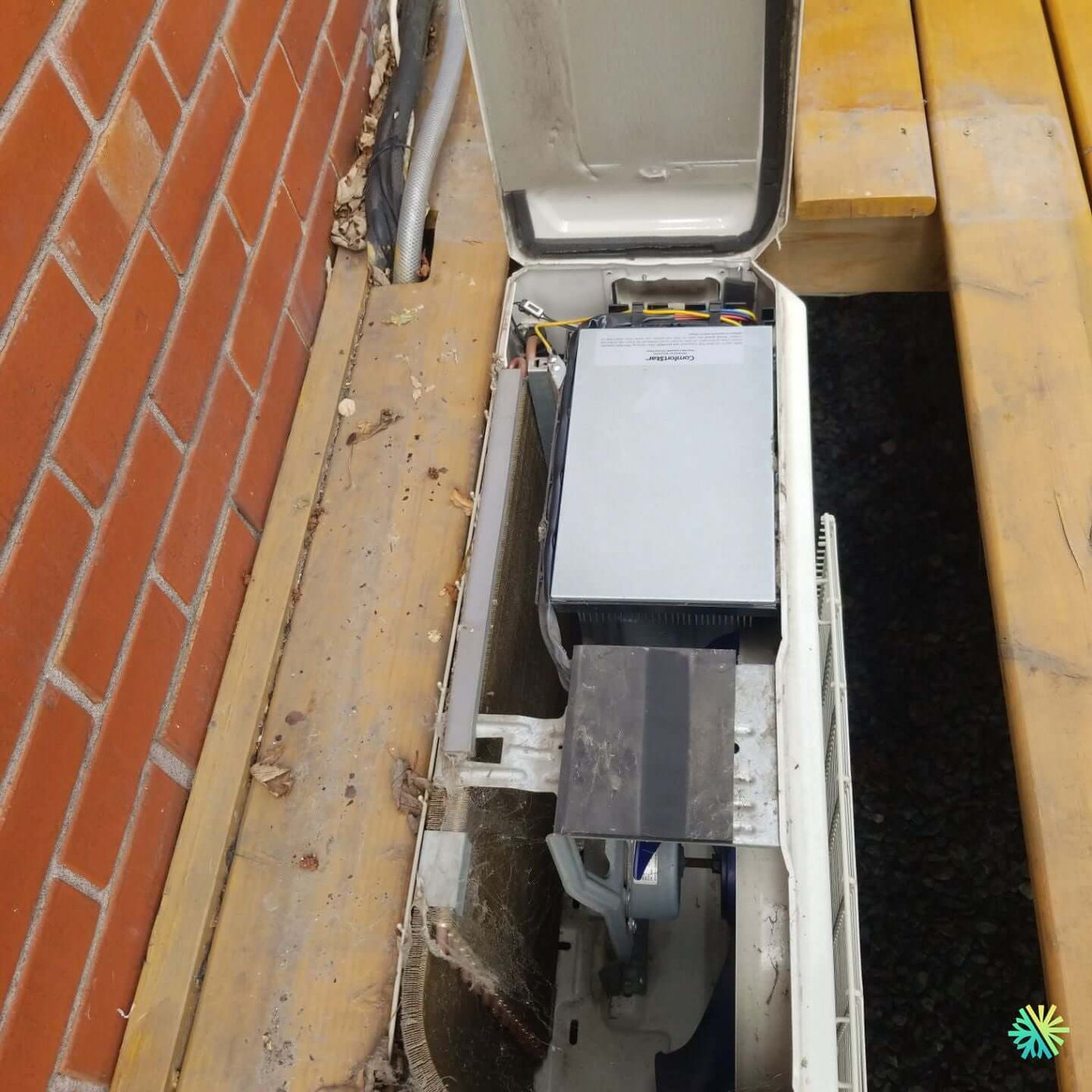 Réparation d’une thermopompe murale Gree à Outremont