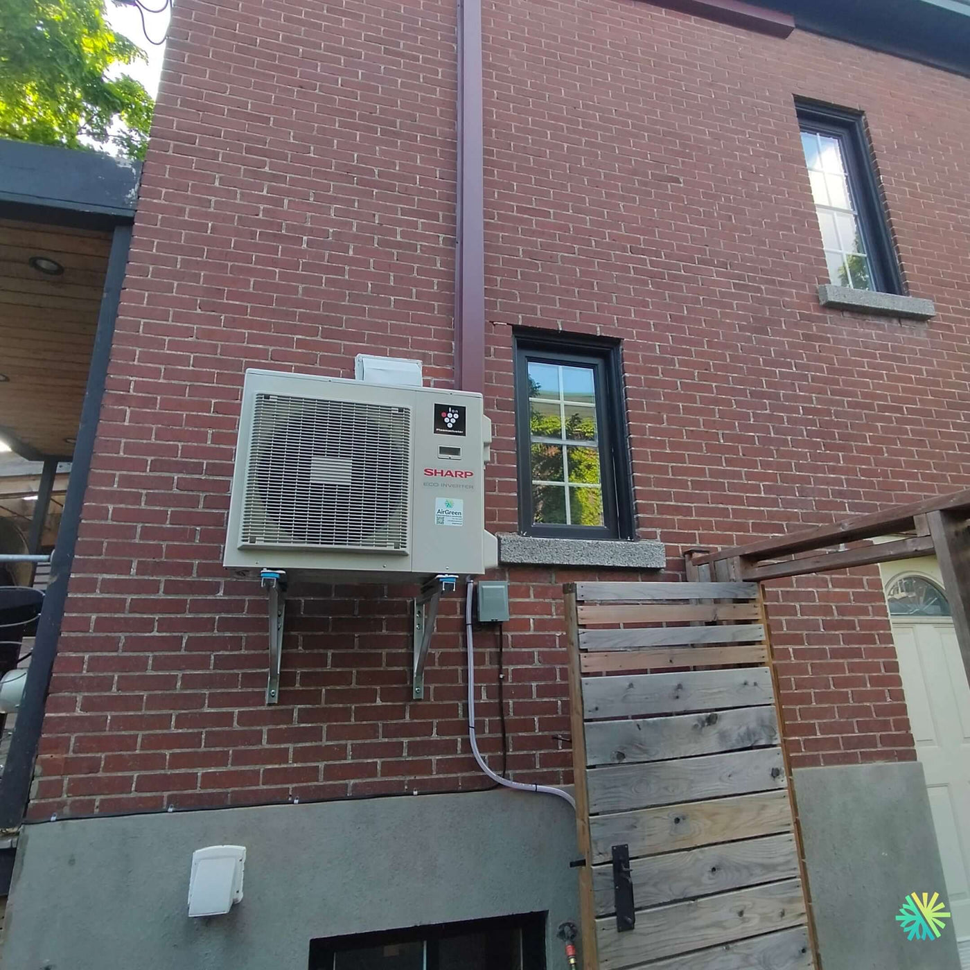 Installation d’une Sharp ZU1 thermopompe murale à Le Sud-Ouest (Montréal)