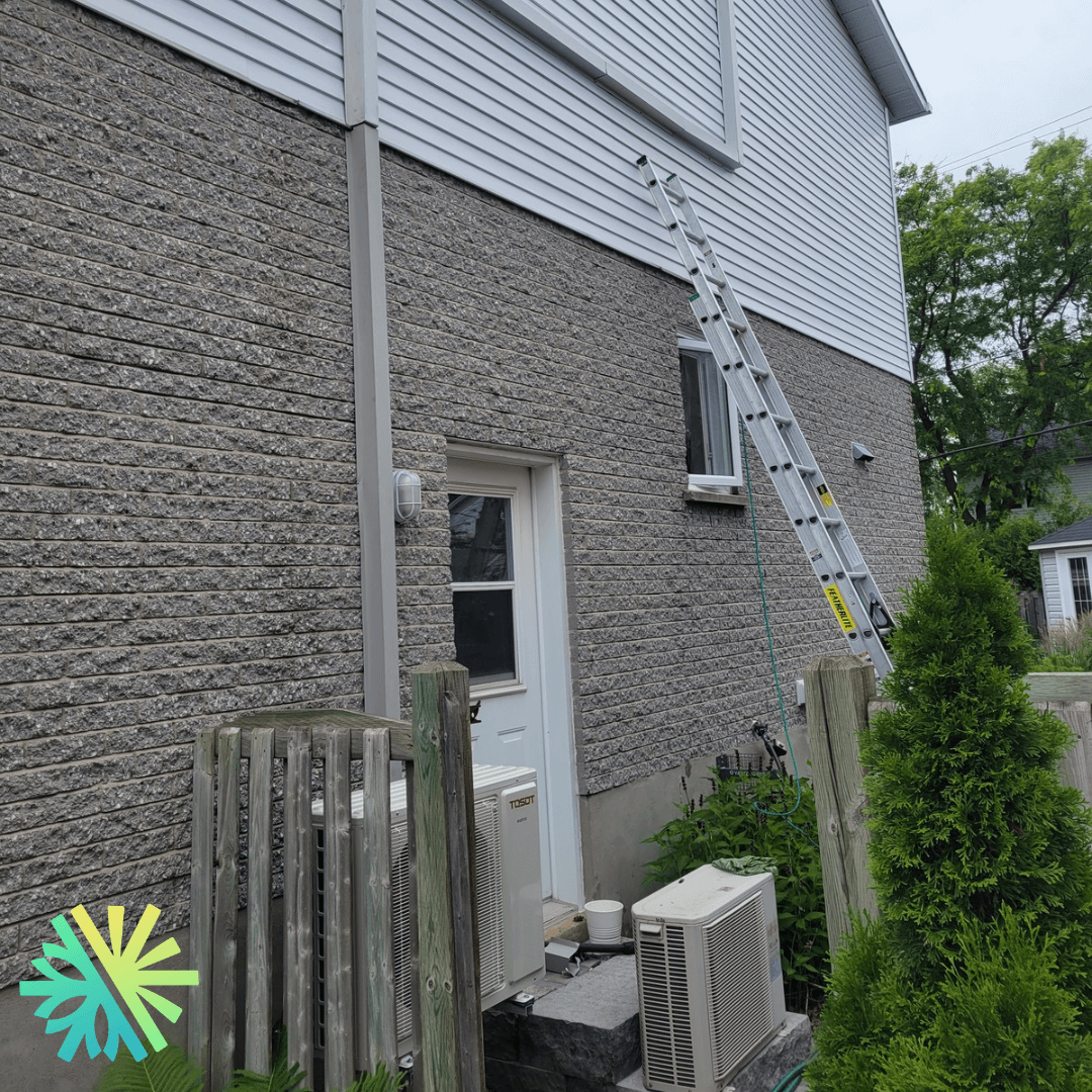 Installation d'une thermopompe murale Tosot LomoPlus à la Rive-Nord de Montréal