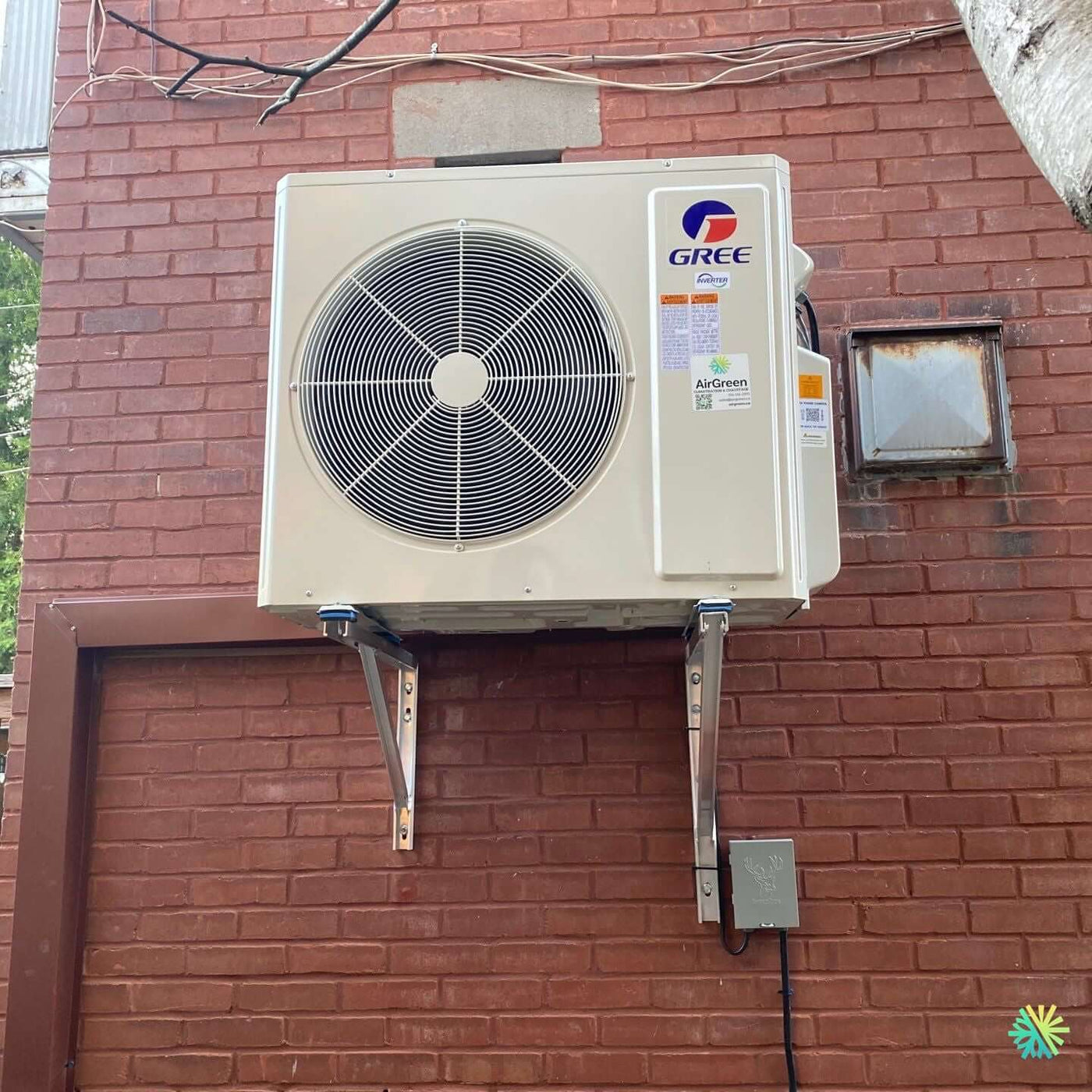 Installation d’une Gree série Monozone R32 thermopompe murale à Le Sud-Ouest (Montréal)