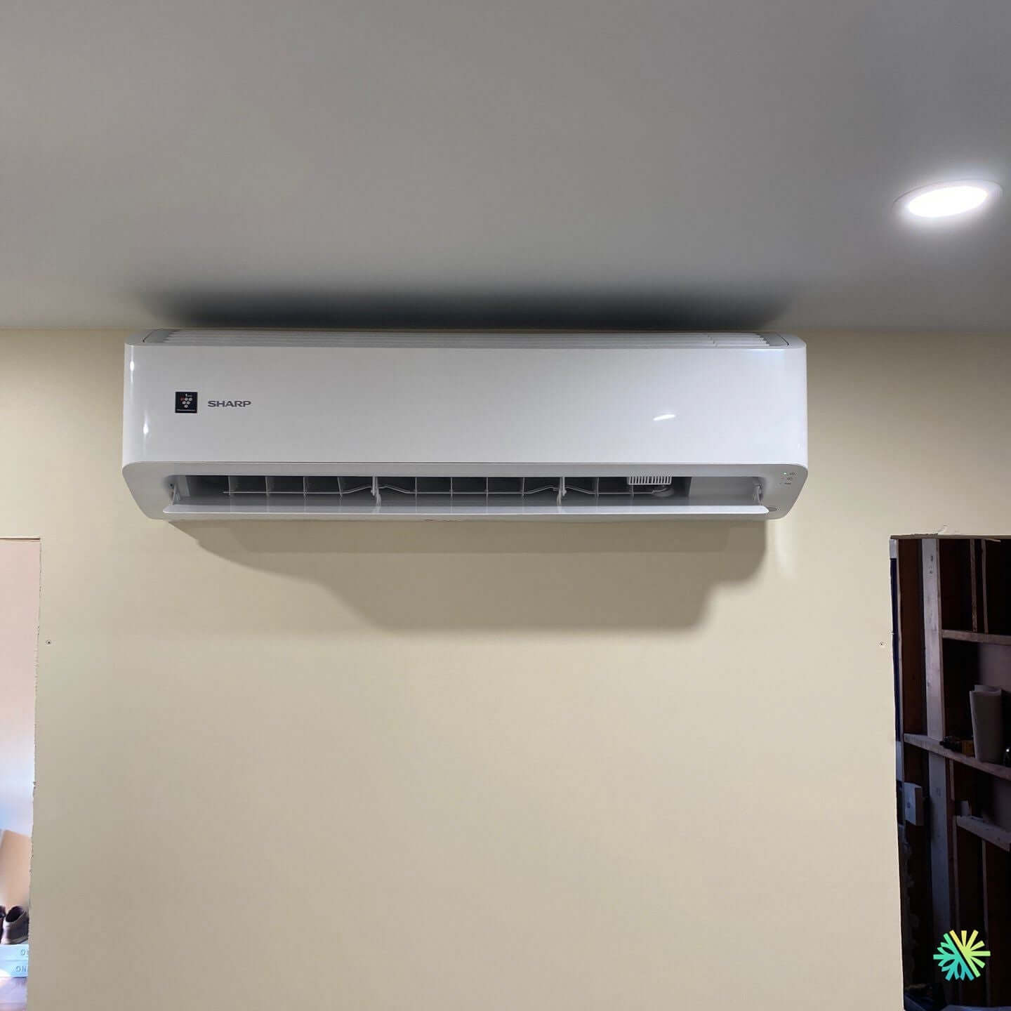 Installation d’une Sharp ZU1 thermopompe murale à Fabreville (Laval)