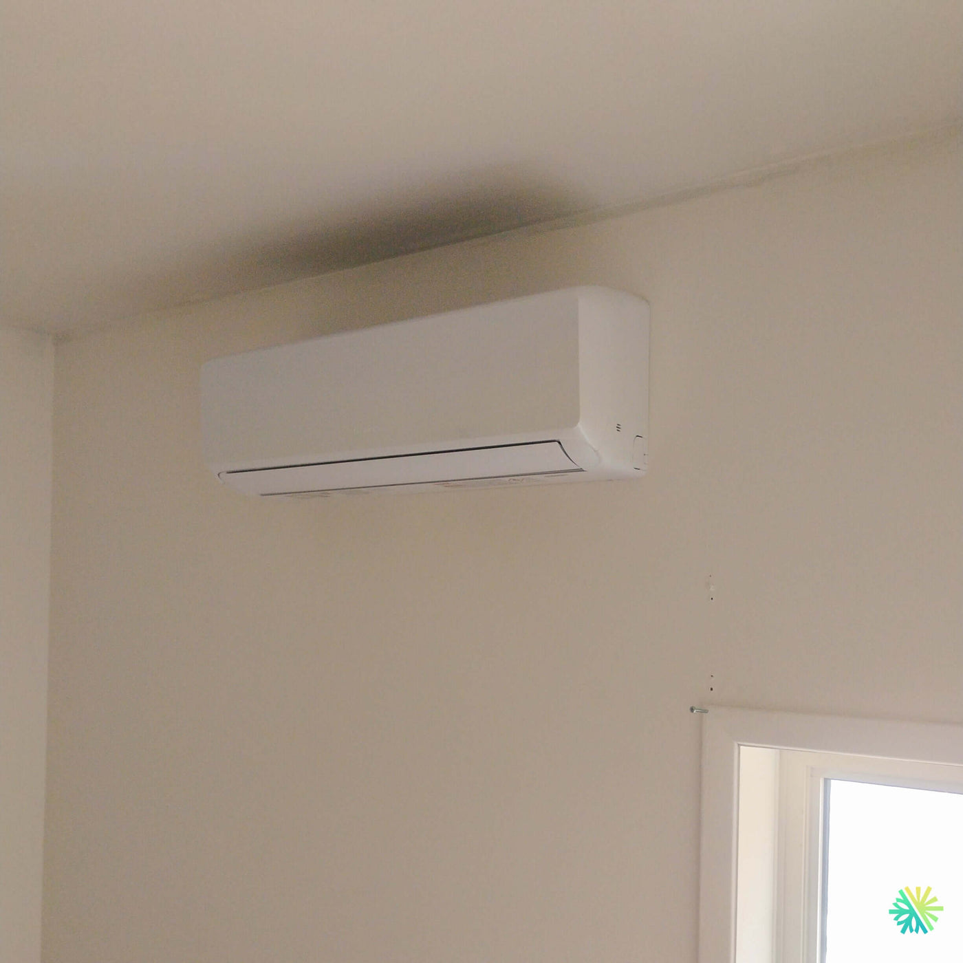 Installation d’une thermopompe murale GREE CHARMO R32 Mini Split à Fabreville, Laval