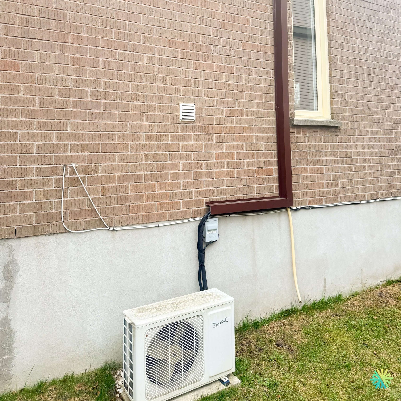 Réparation d’une thermopompe murale ForestAir à Montréal-Est