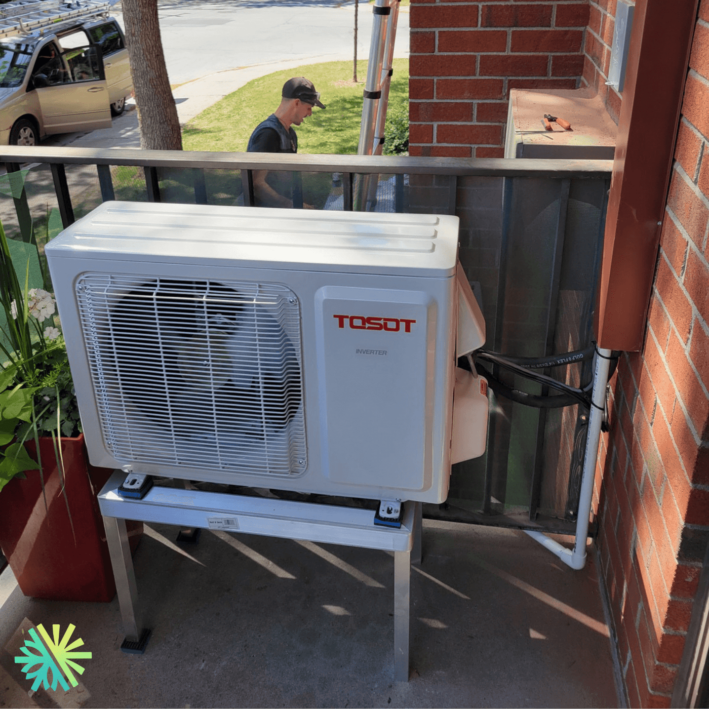 Installation d'une thermopompe murale Tosot Lomo 23 à Longueuil