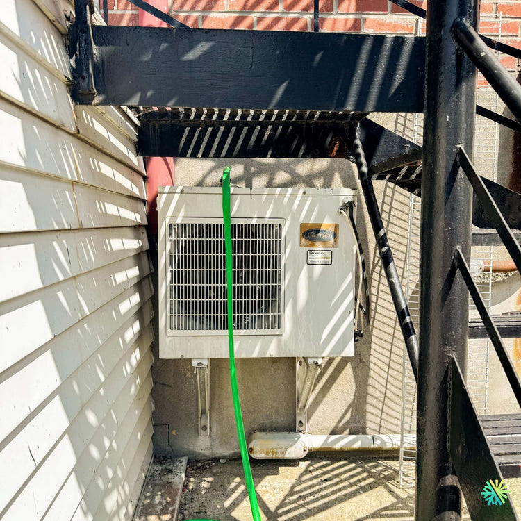 Réparation d’une thermopompe murale Carrier à Montréal