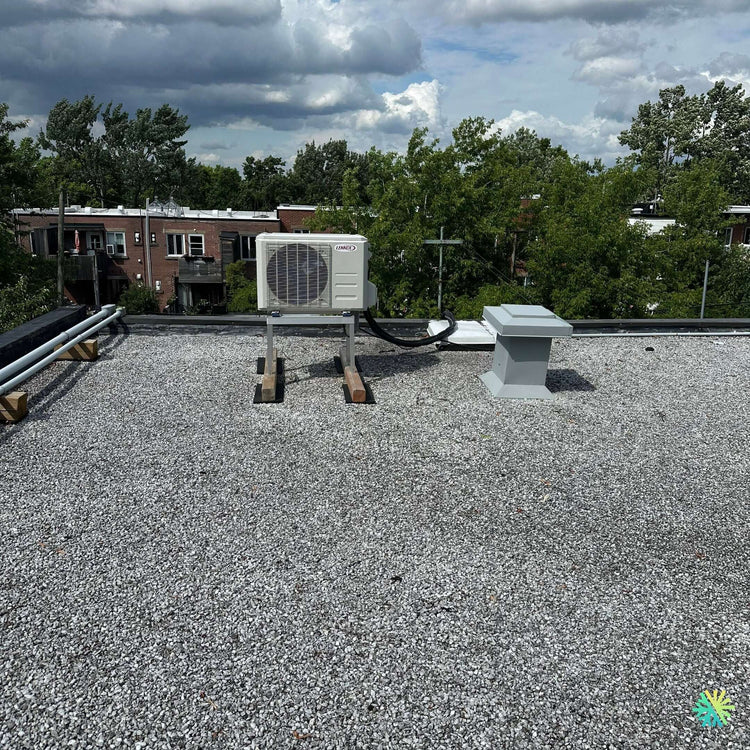 Installation d’une Lennox thermopompe murale sur toit plat à Rosemont–La Petite-Patrie