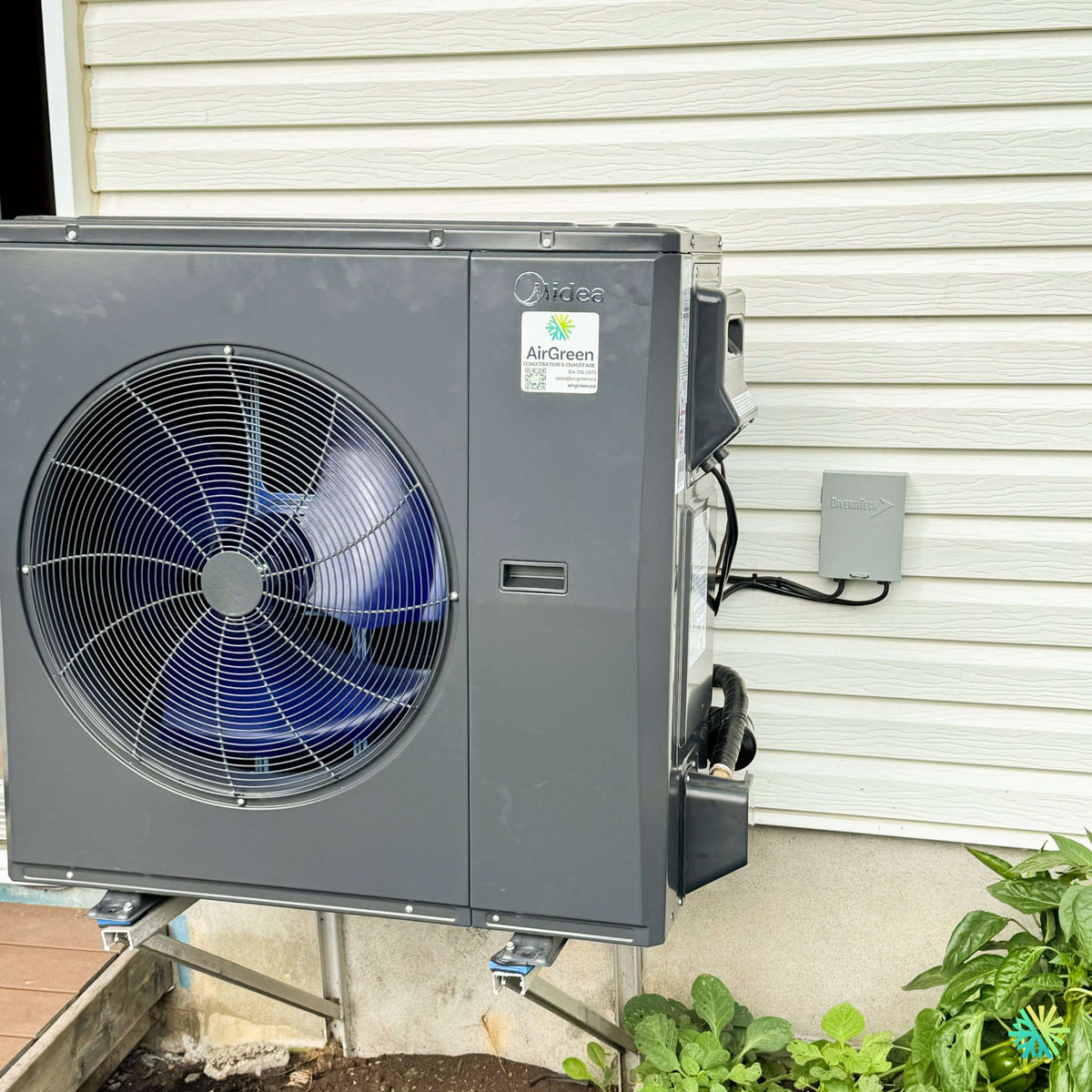 Installation d’une thermopompe centrale MIDEA EVOX G3 à Saint-Cyprien-de-Napierville, en Montérégie