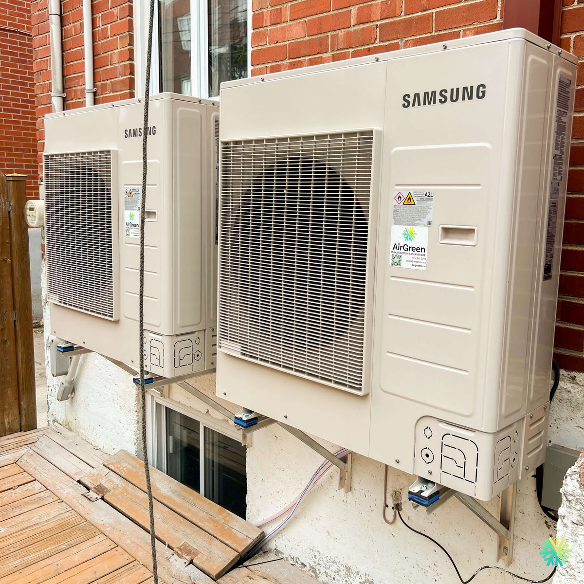 Installation de deux thermopompes murales Samsung WindFree™ MaxHeat 12 000 BTU à Côte-des-Neiges–Notre-Dame-de-Grâce, Montréal
