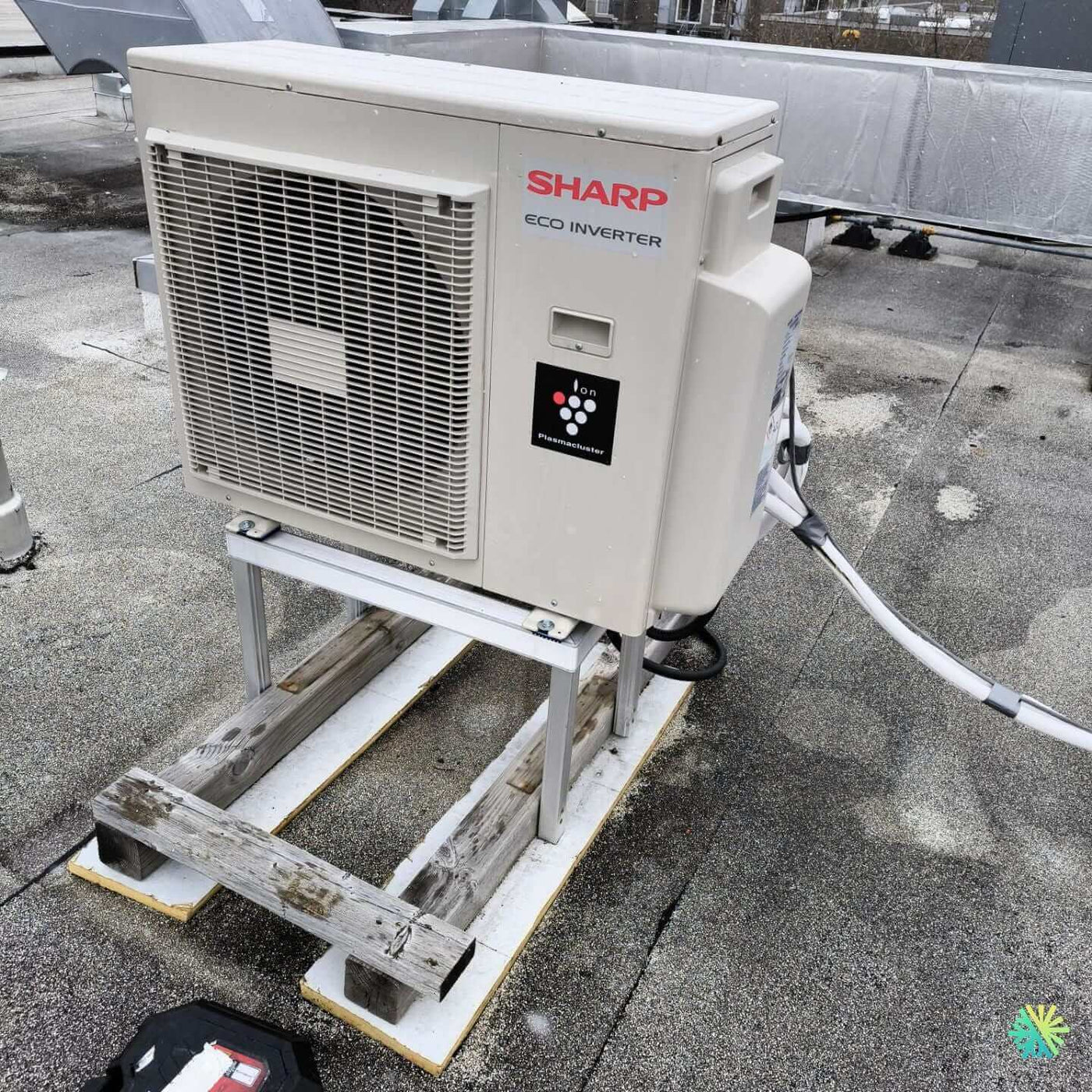 Installation d’une Sharp Eco Inverter thermopompe murale à Saint-Laurent