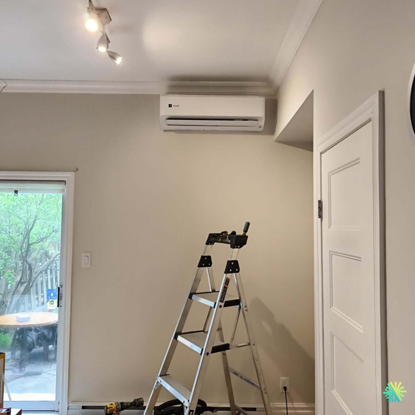 Installation d’une Sharp thermopompe murale à Le Sud-Ouest (Montréal)