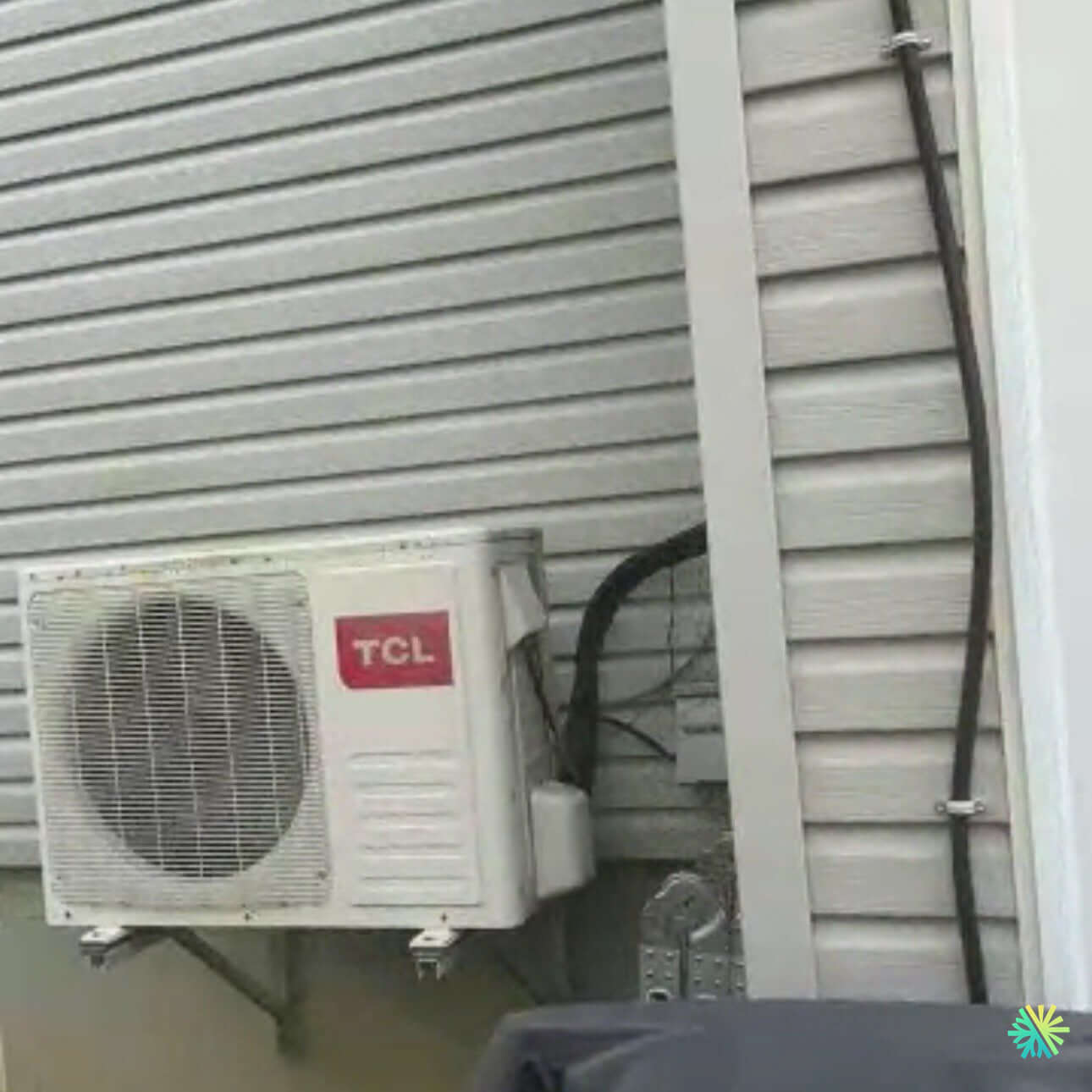 Réparation d’une thermopompe murale TCL à Sainte-Thérèse