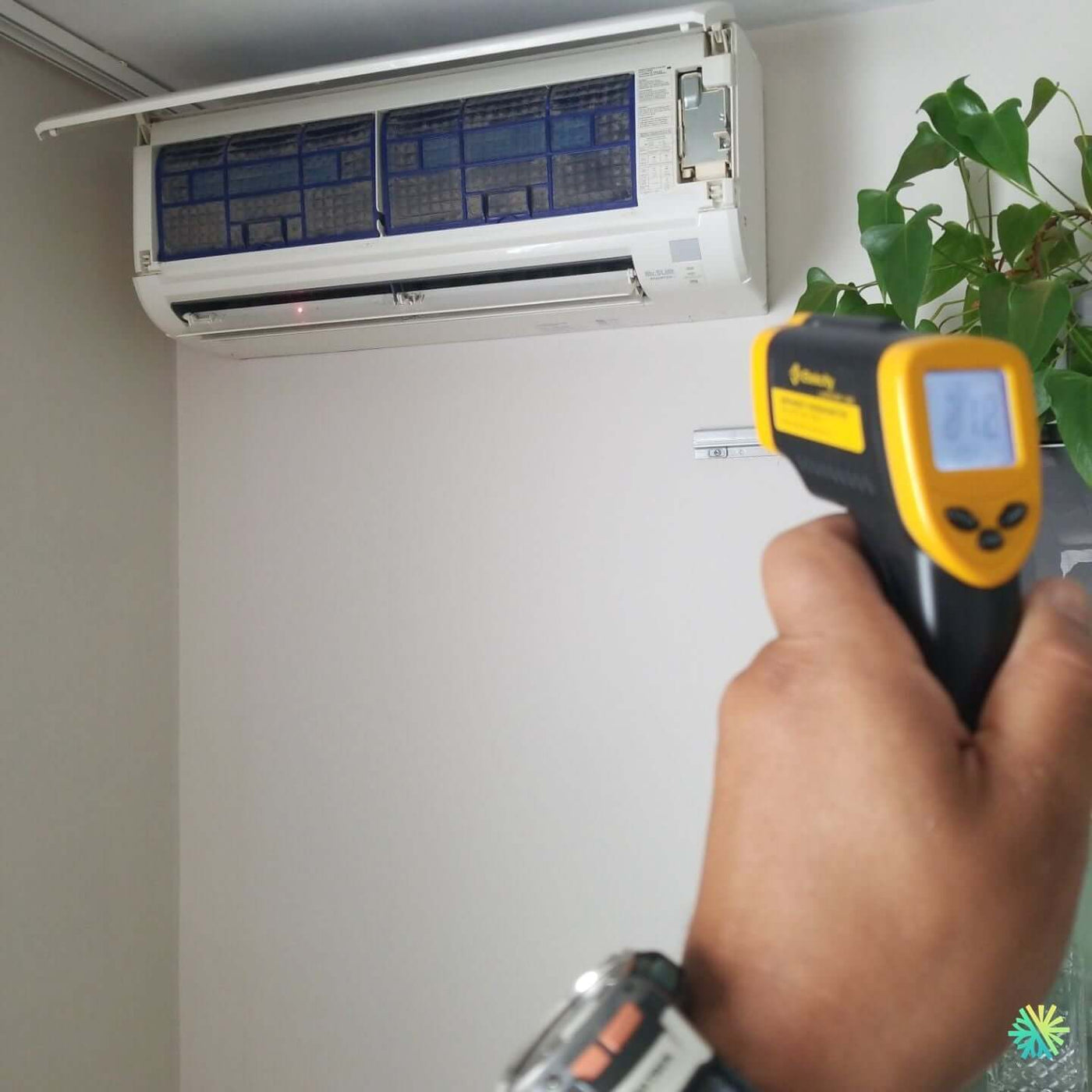 Réparation d’une thermopompe murale Fujitsu à Côte-des-Neiges