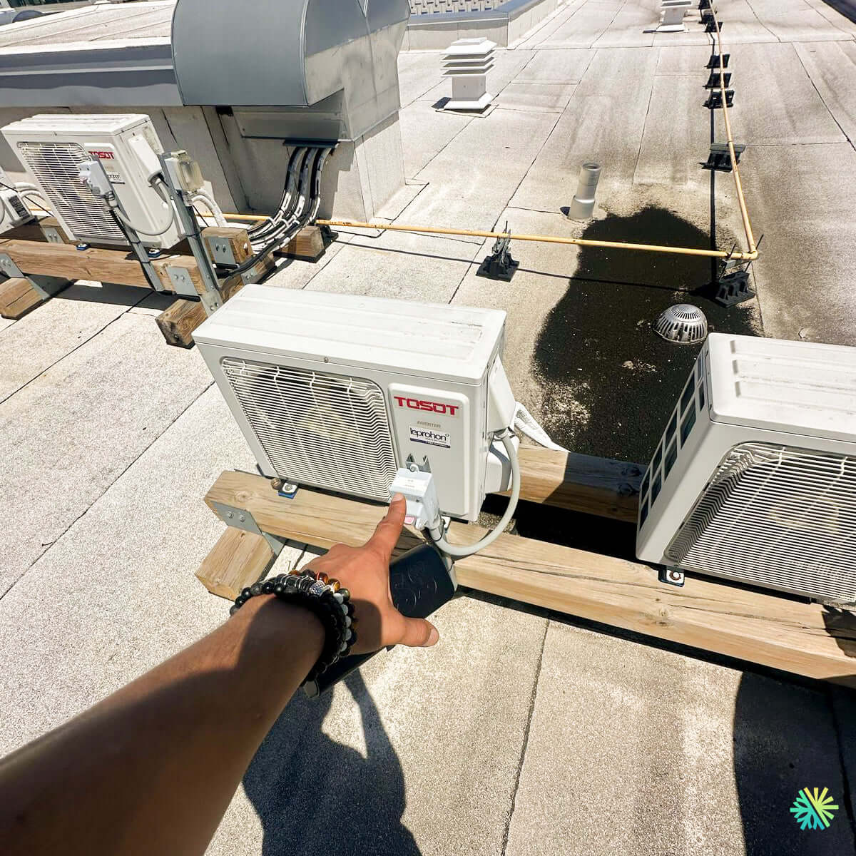 Réparation d’une Thermopompe MultiZone Tosot à Saint-Lambert