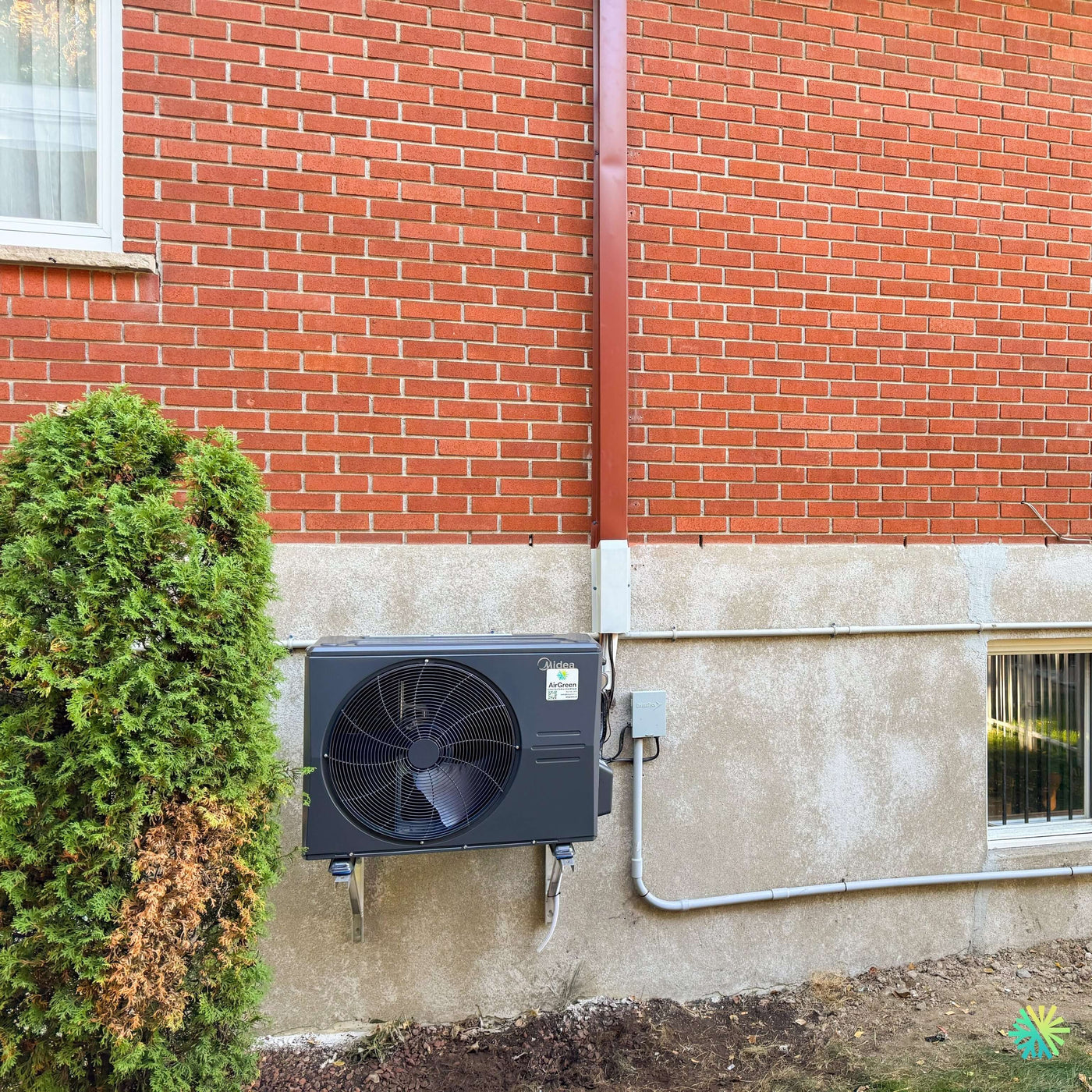 Installation d’une thermopompe centrale MIDEA EVOX G3 1.5 tonnes à Côte-des-Neiges–Notre-Dame-de-Grâce