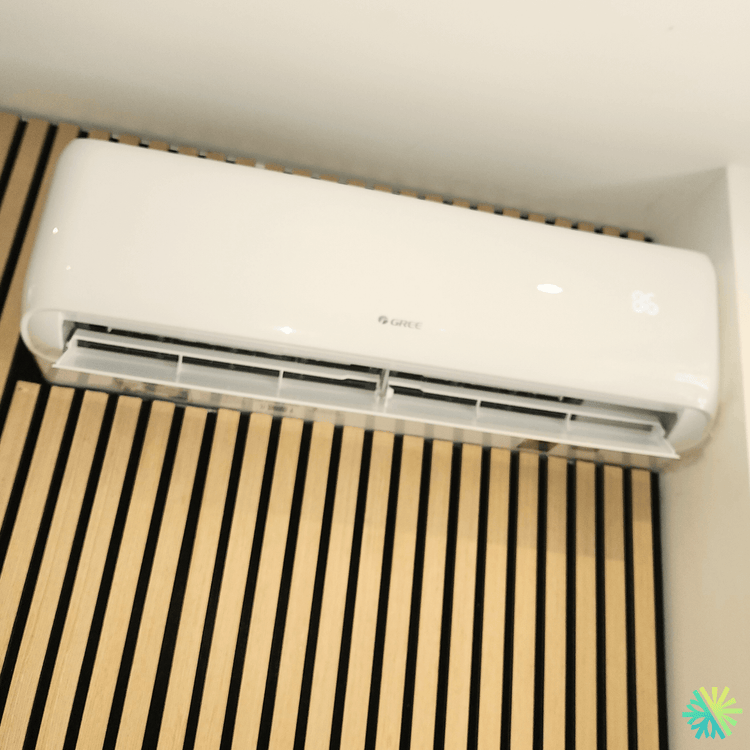 Nettoyage d’une thermopompe murale Gree à Ville-Marie (Montréal) : performance retrouvée et air plus sain