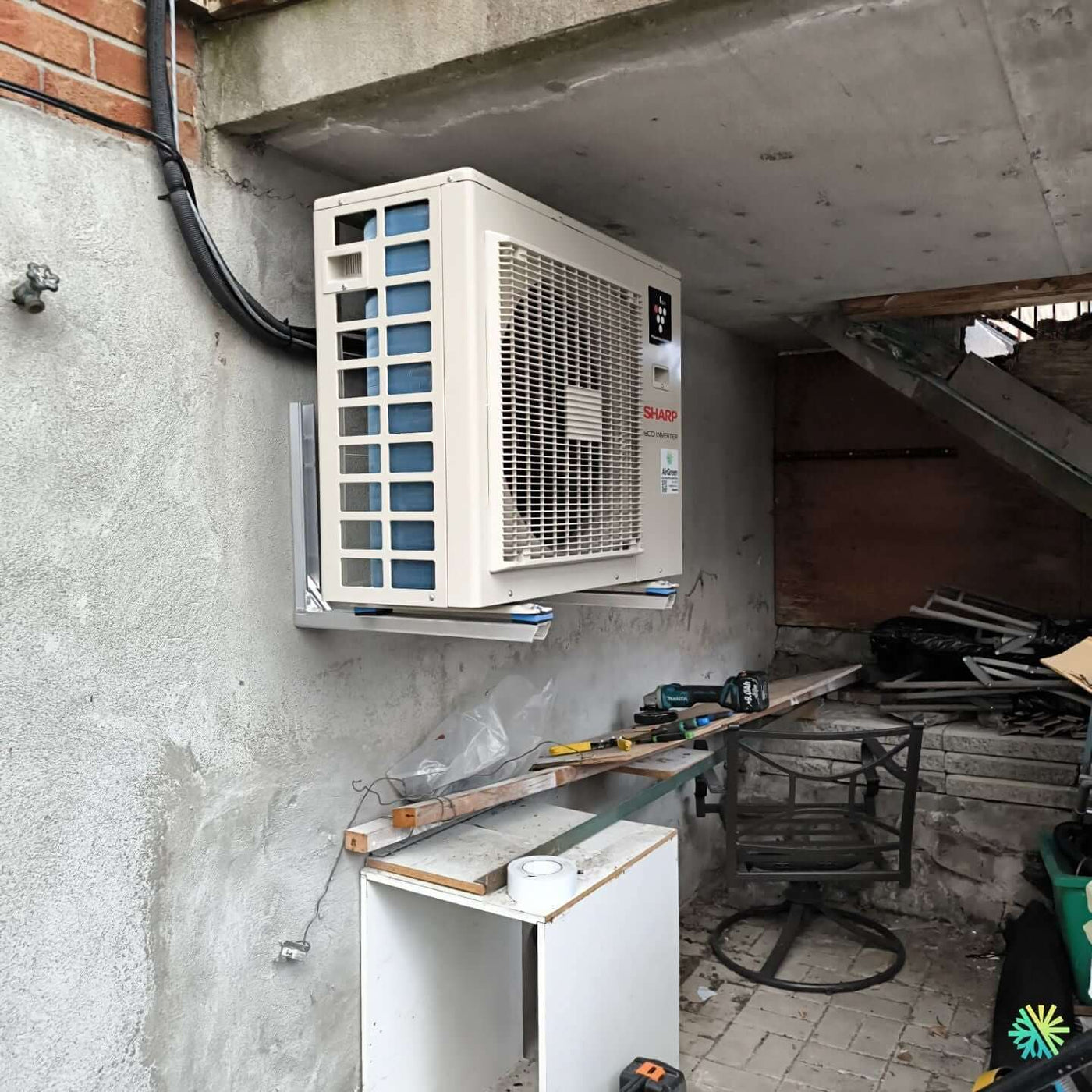 Installation d’une Sharp gamme ZU1 thermopompe murale à Mercier–Hochelaga-Maisonneuve