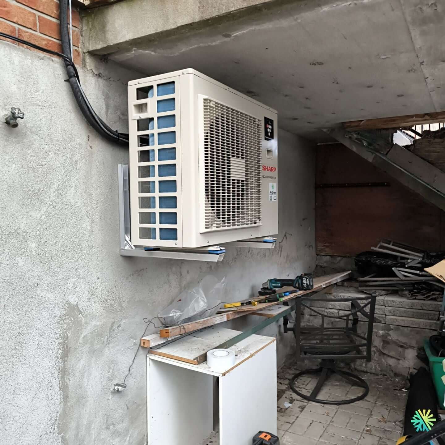 Installation d’une Sharp gamme ZU1 thermopompe murale à Mercier–Hochelaga-Maisonneuve