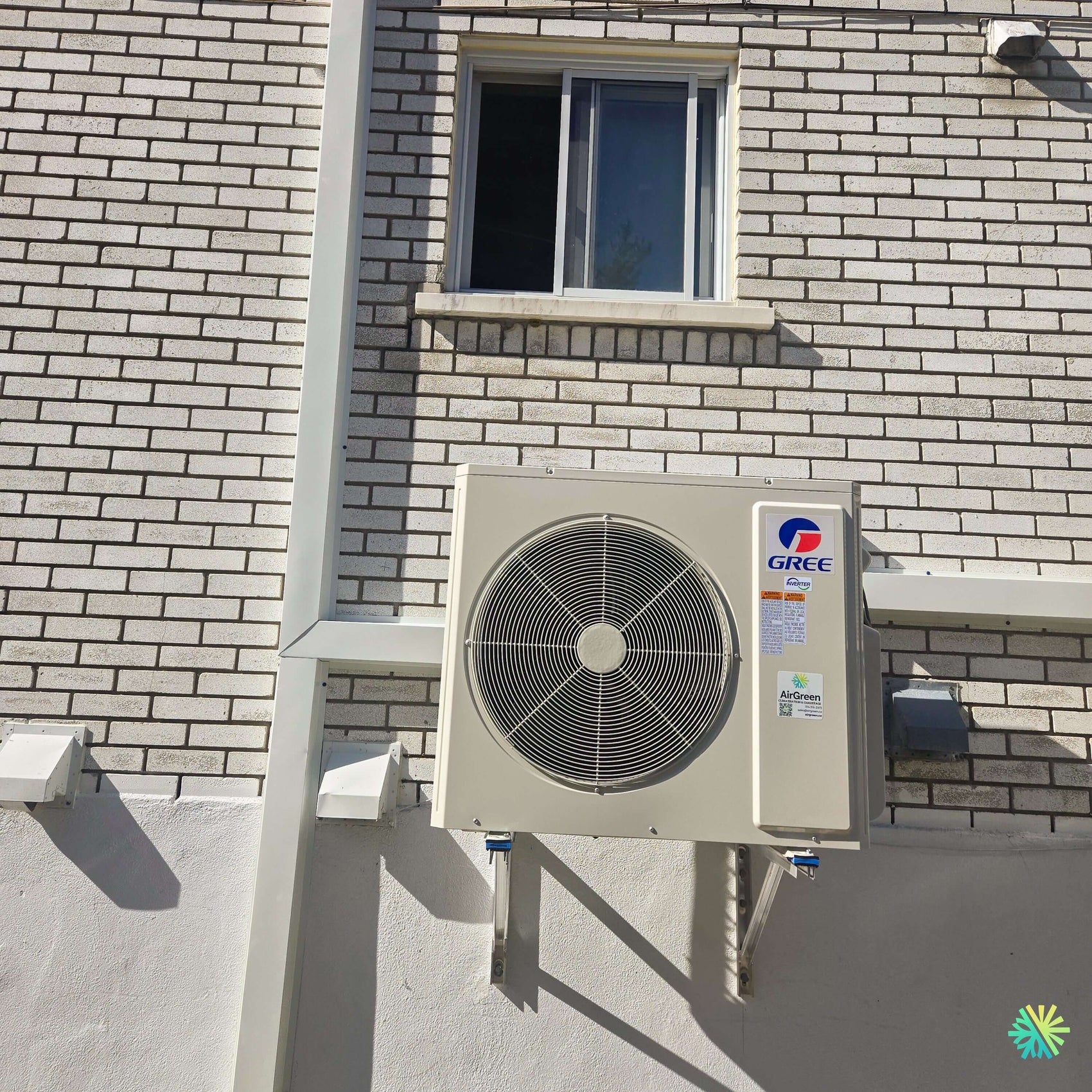 Installation d’une thermopompe TripleZone GREE FREE MATCH R32 3 zones 3 têtes à Duvernay, Laval