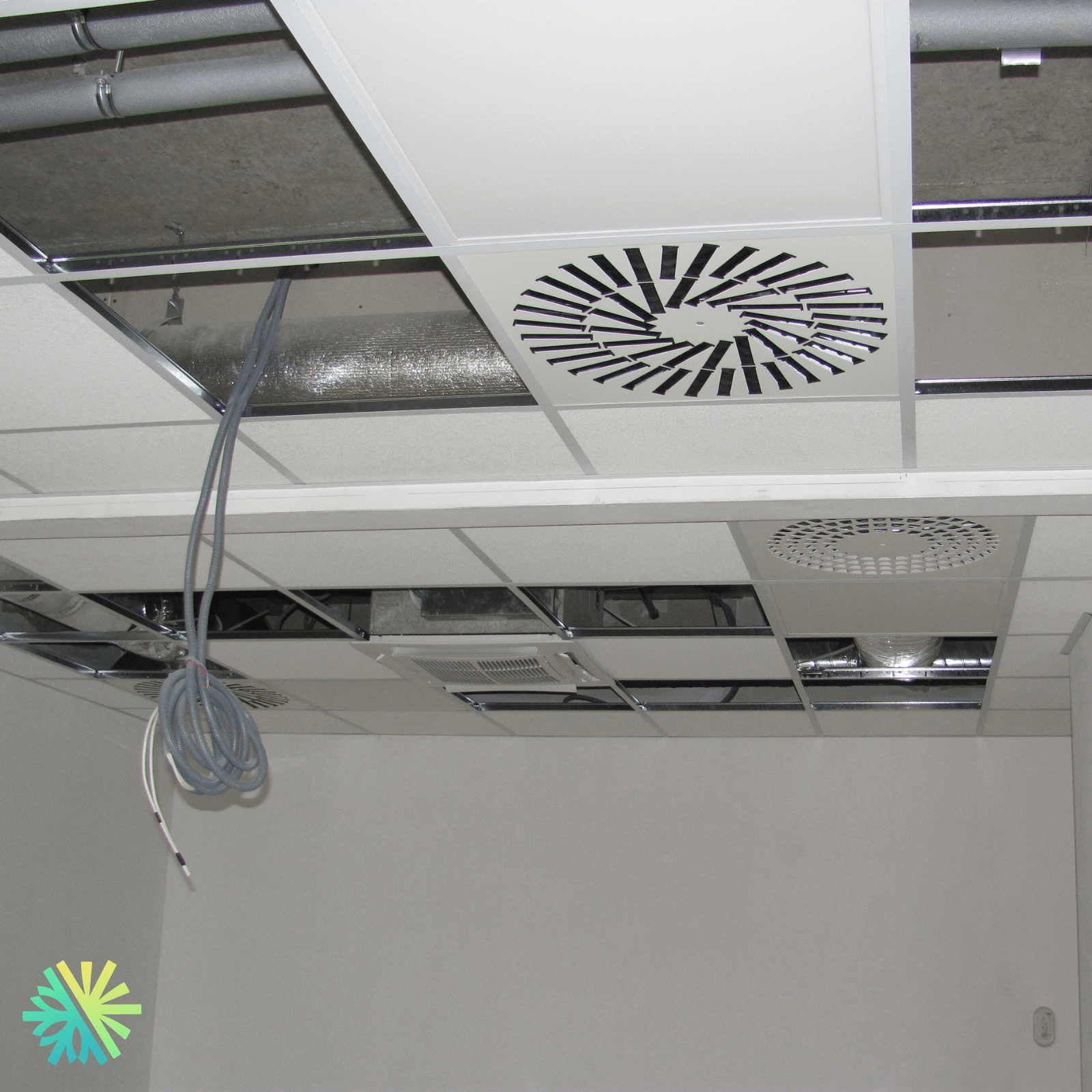 Installation de CVC Commercial dans les Bureaux de Saint-Léonard