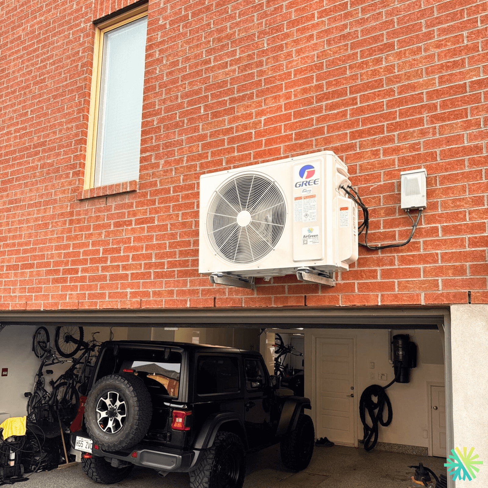Service et entretien d’une thermopompe murale Gree à Sainte-Dorothée (Laval)