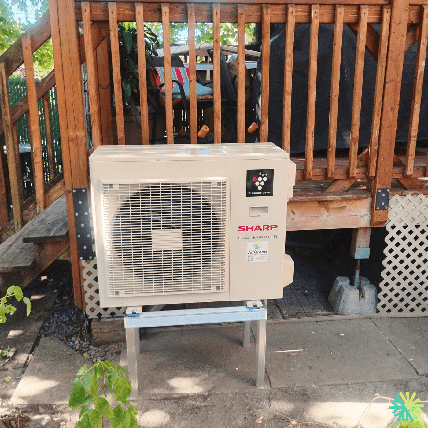 Installation d’une thermopompe murale Sharp à Sainte-Dorothée (Laval) : confort discret, performance stable et installation propre