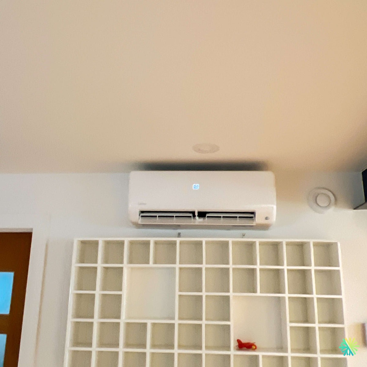 Installation d’une thermopompe triple zone MIDEA 28 de MIDEA à McMasterville sur la Rive-Sud