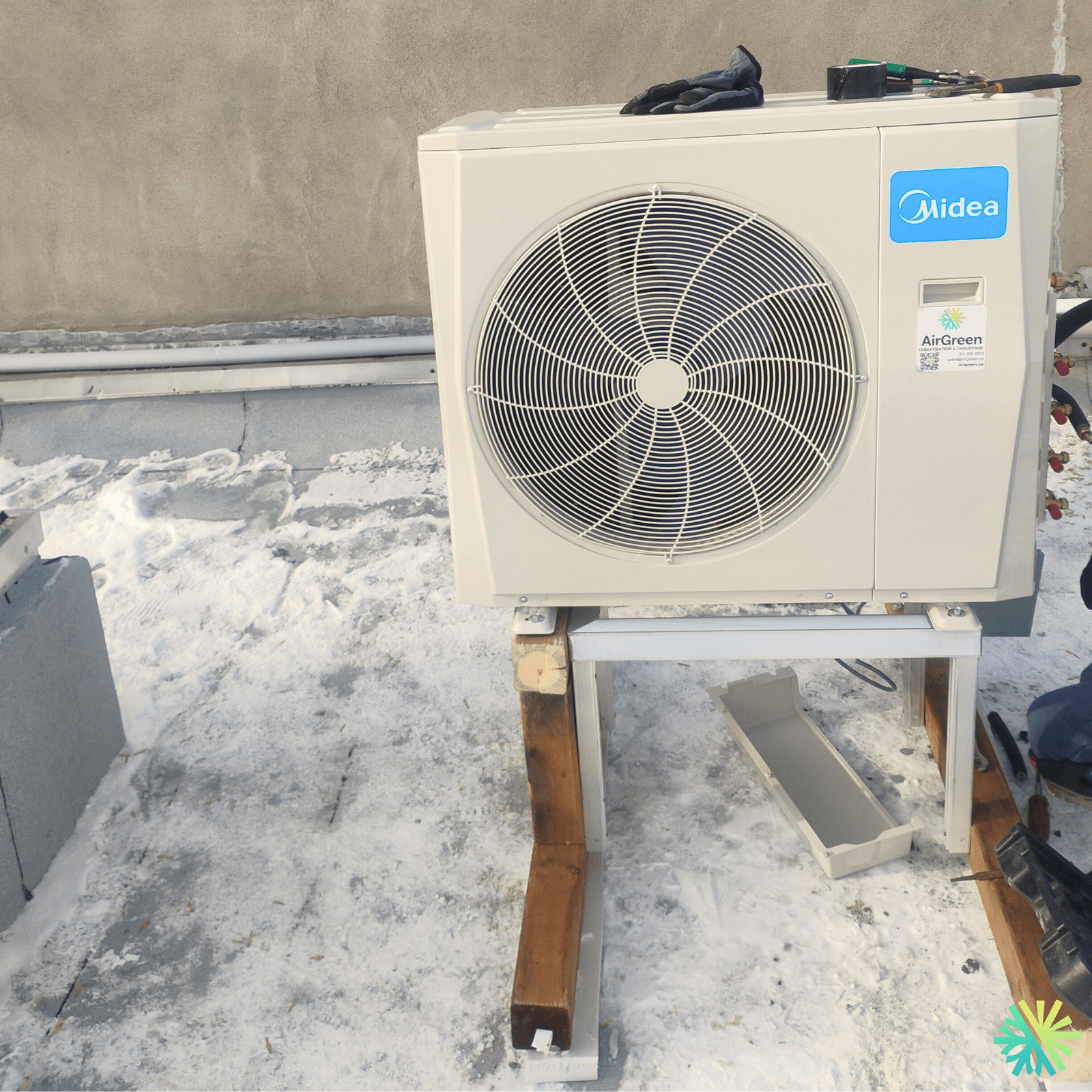 Installation d’une thermopompe murale Midea à Ville-Marie (Montréal)