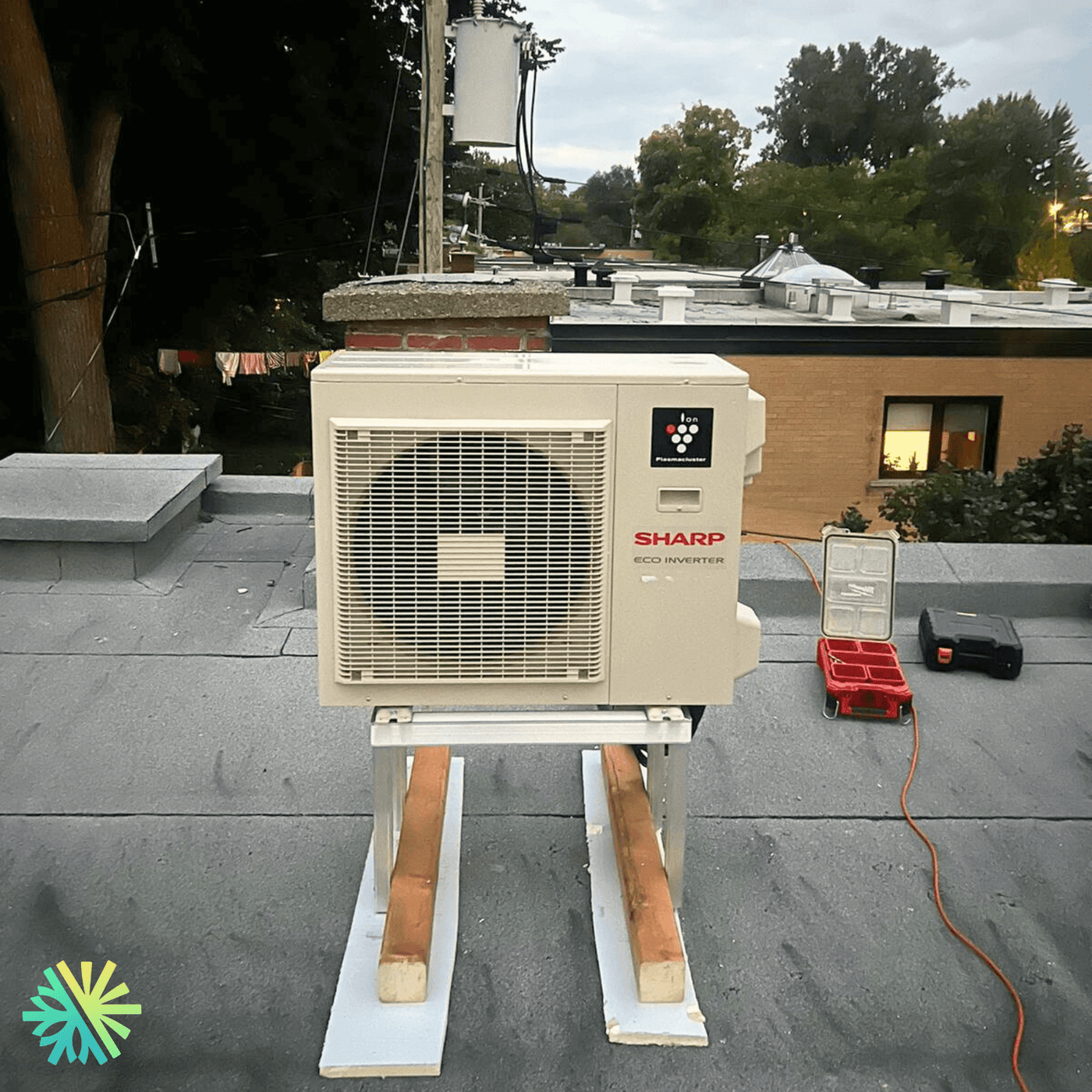 Installation d’une thermopompe murale SHARP ZU1 18 000 BTU à Villeray–Saint-Michel–Parc-Extension, Montréal