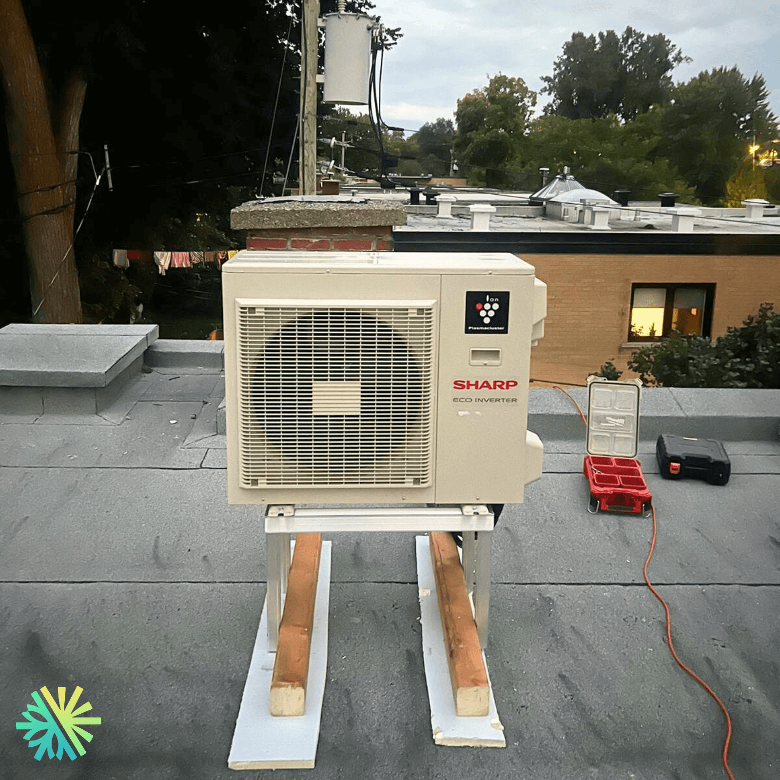 Installation d’une thermopompe murale SHARP ZU1 18 000 BTU à Villeray–Saint-Michel–Parc-Extension, Montréal