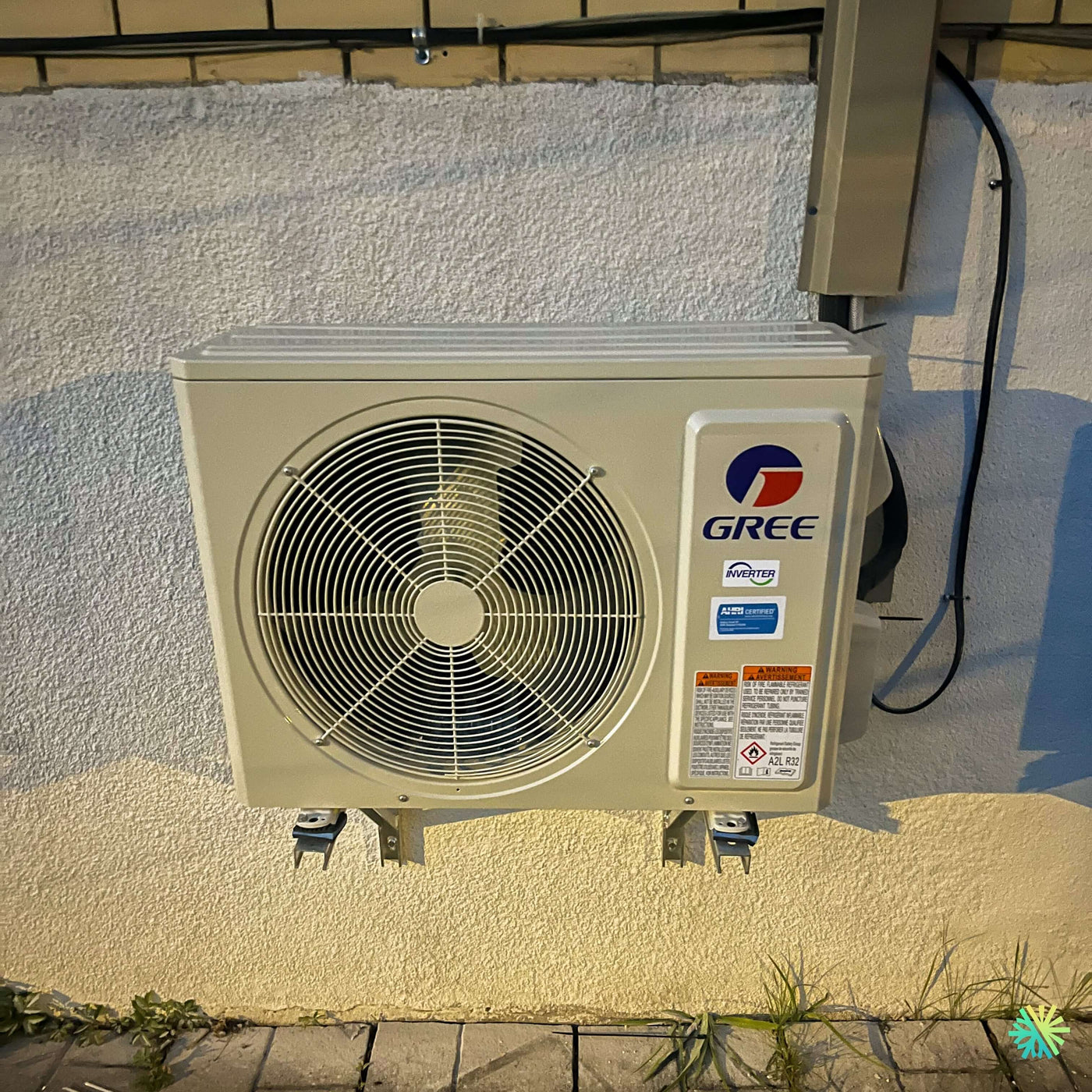 Installation d’une thermopompe murale GREE LIVO R32 à Rosemont–La Petite-Patrie : mini split compact, pose murale propre et confort résidentiel efficace à Montréal