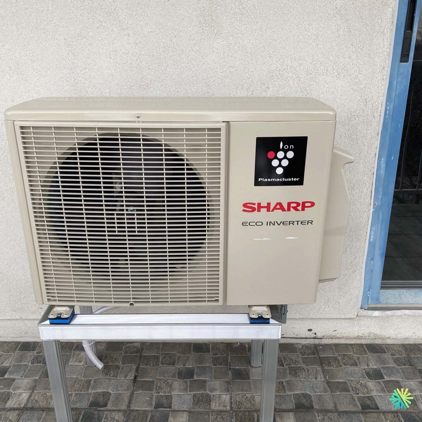 Installation d’une Sharp ZU1 thermopompe murale à Villeray–Saint-Michel–Parc-Extension