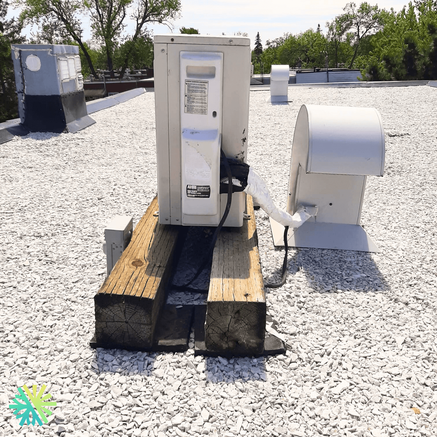 Climatisation en copropriété à Montréal : règles, droits et astuces pour un été au frais sans conflit